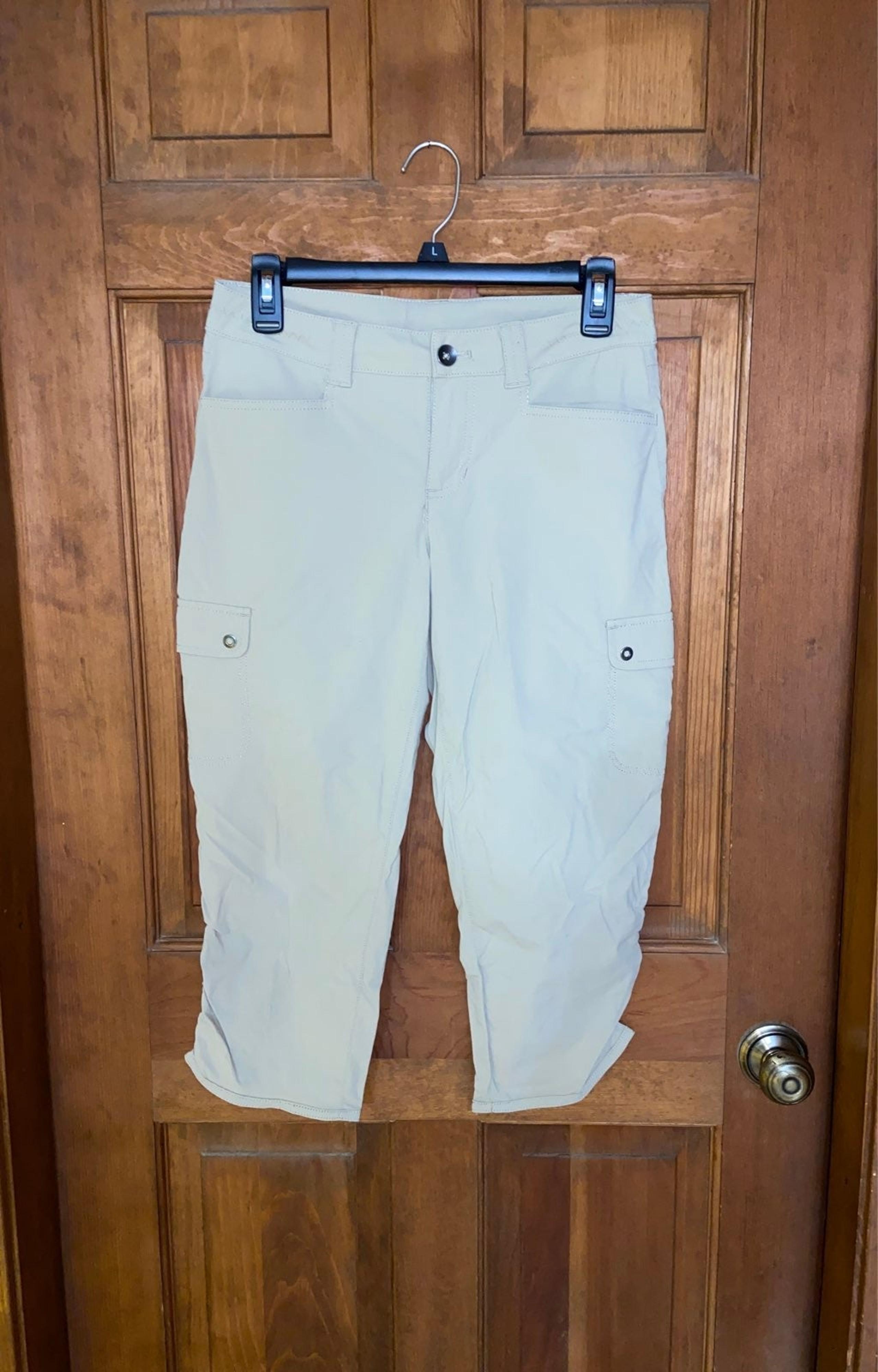 Eddie Bauer NWT Capri cropped khaki pant