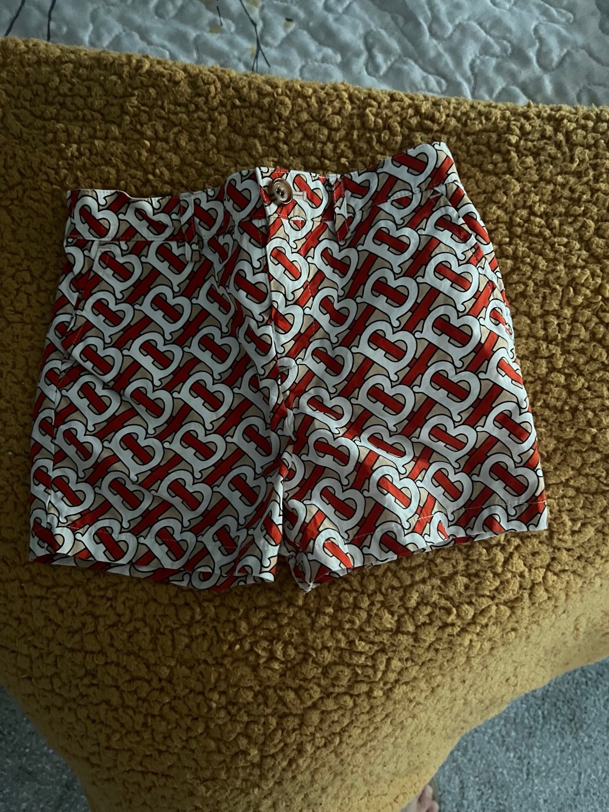 Burberry shorts kids