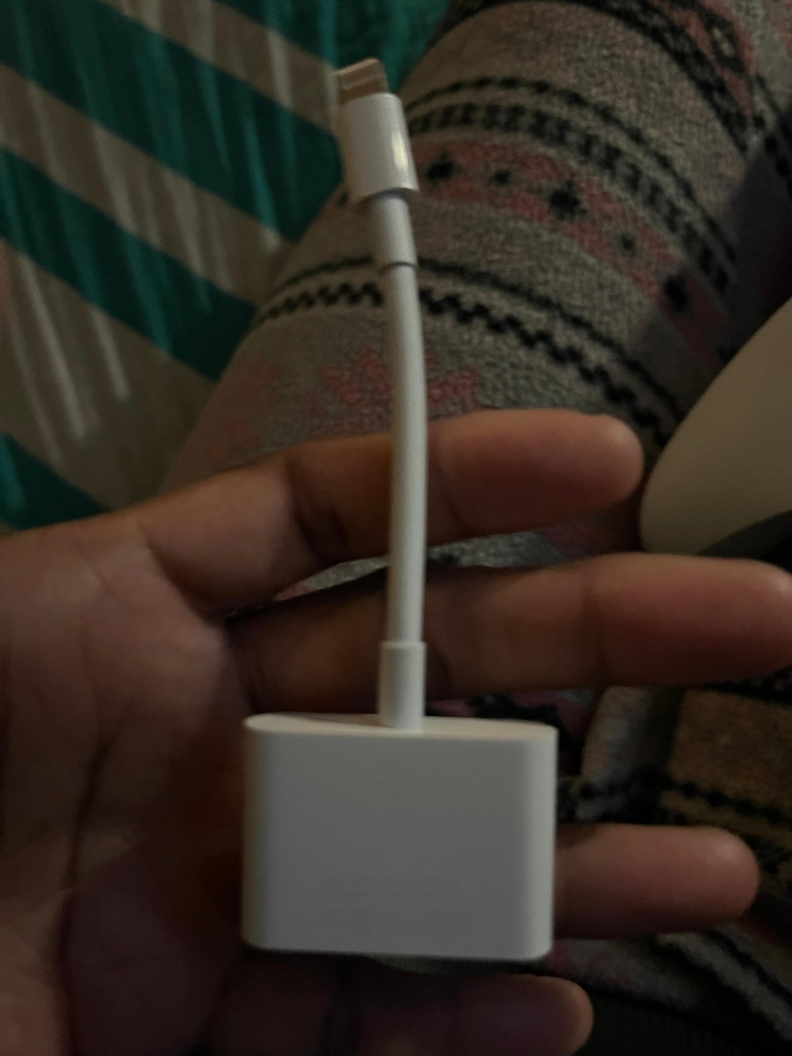 Apple Lightning Digital
AV White Adapter