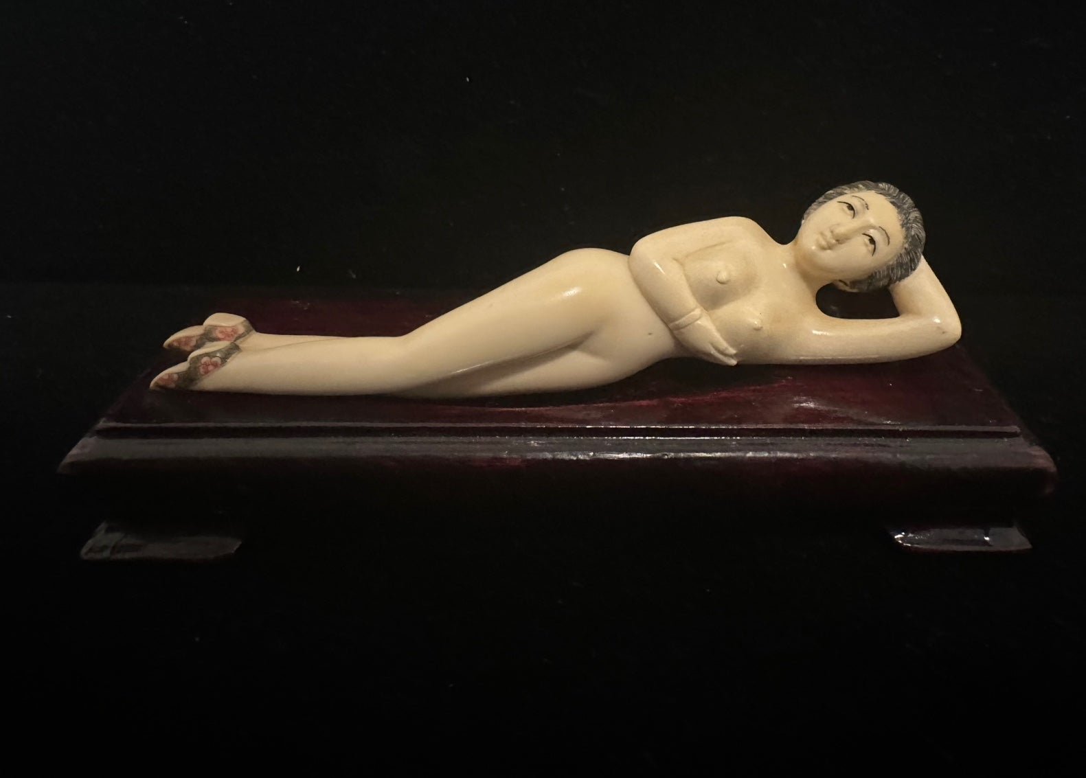 Carved Chinese Bovine Bone Doctor Lady Statue Figure