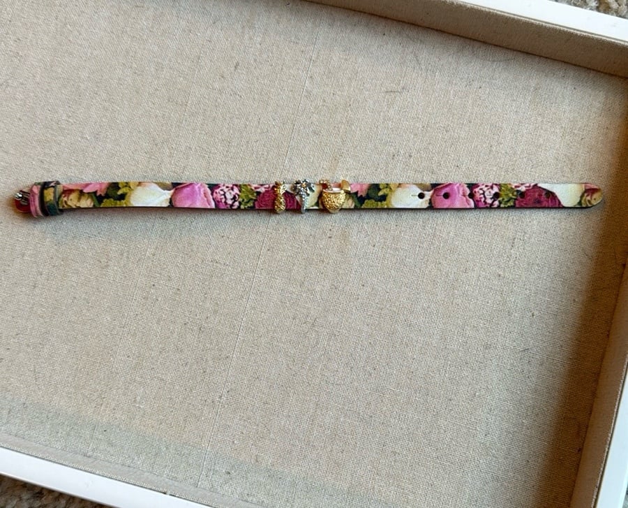 Keep collective life in full bloom bracelet pineapple palm tree and tropical