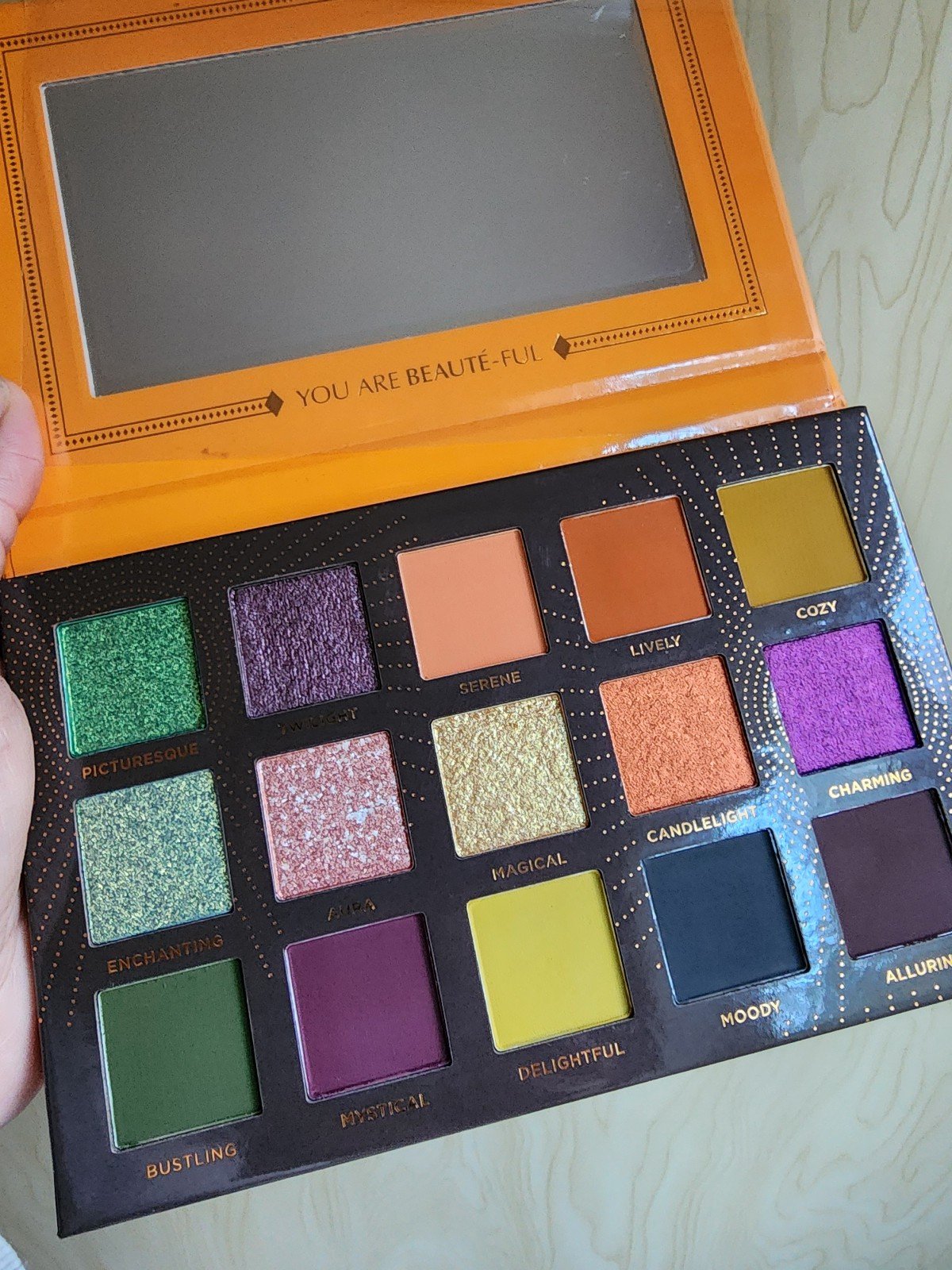 Ace Beaute Ambiance Eyeshadow Palette