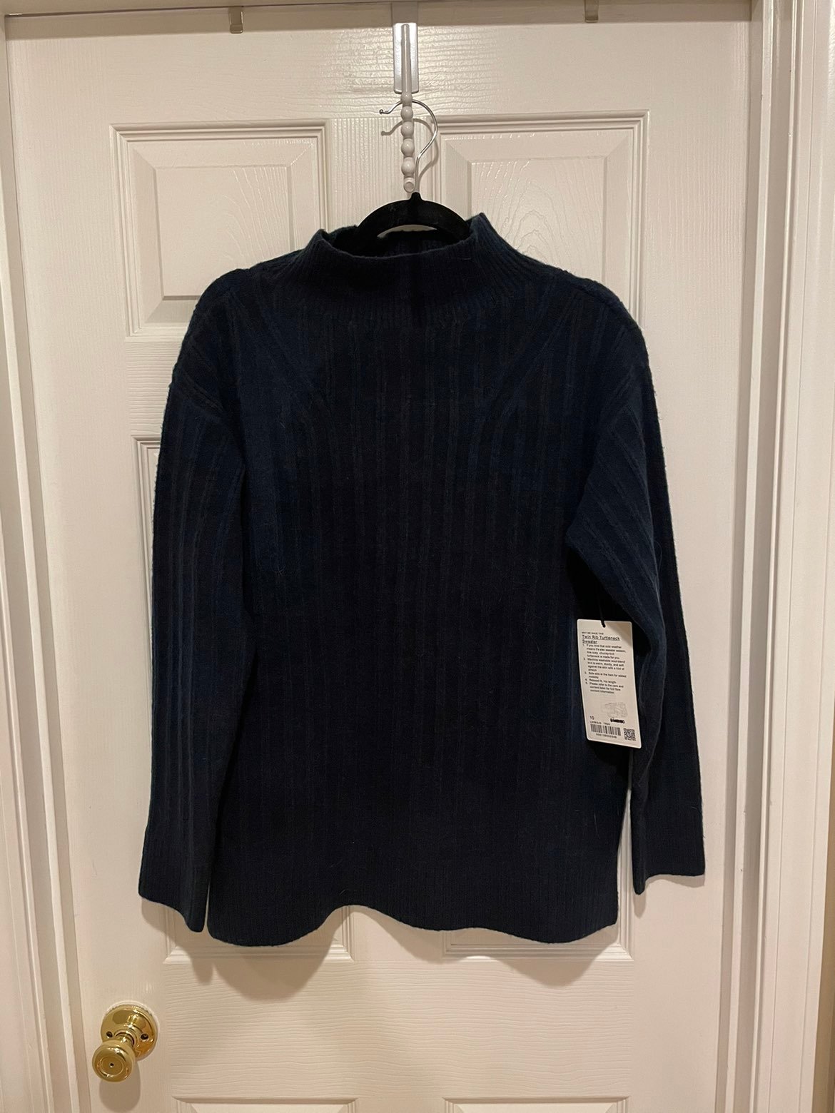 Lululemon Twin Rib Turtleneck Sweater Sz 10