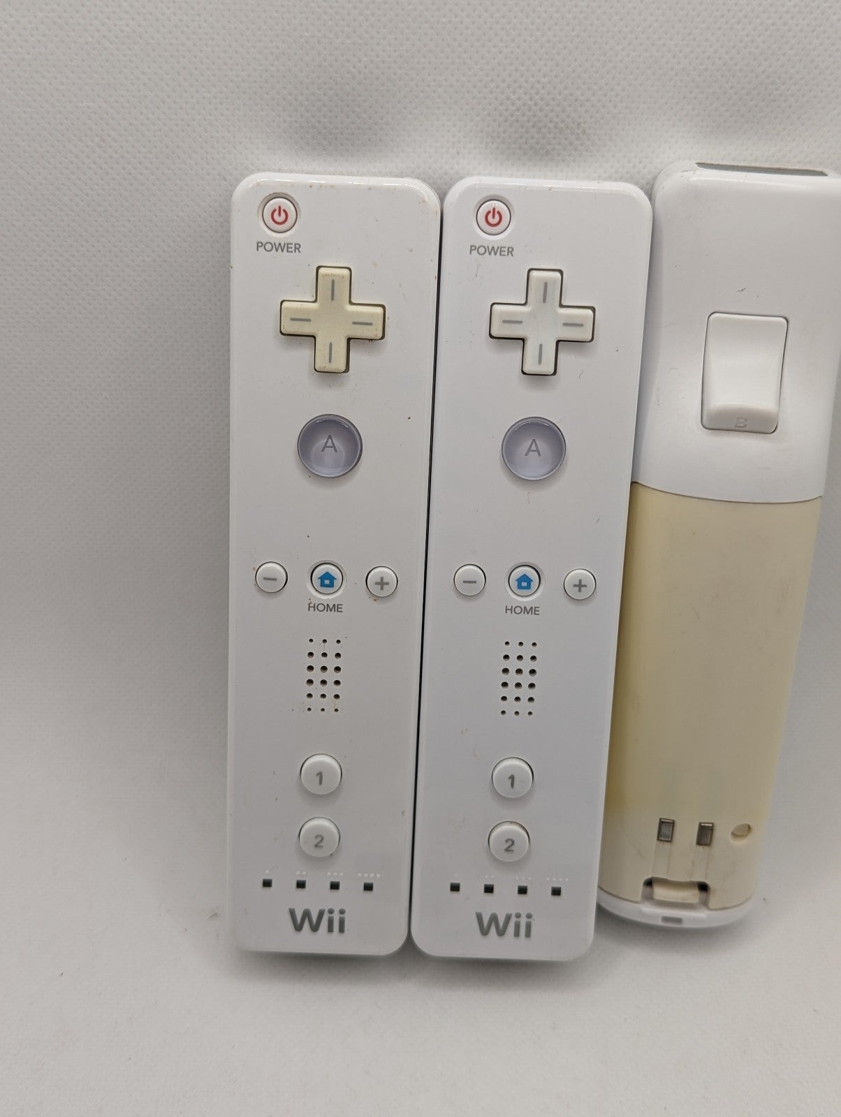 8 x Nintendo shops Wii controllers