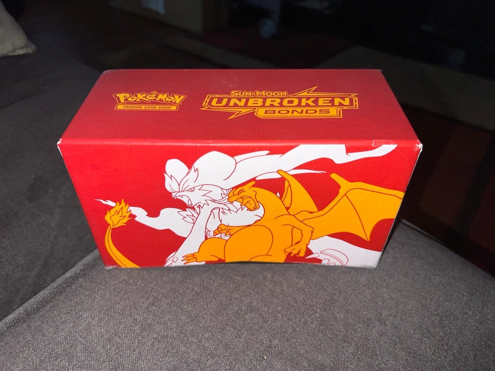 Pokemon Unbroken Bonds Elite Trainer Box 2019 with cards