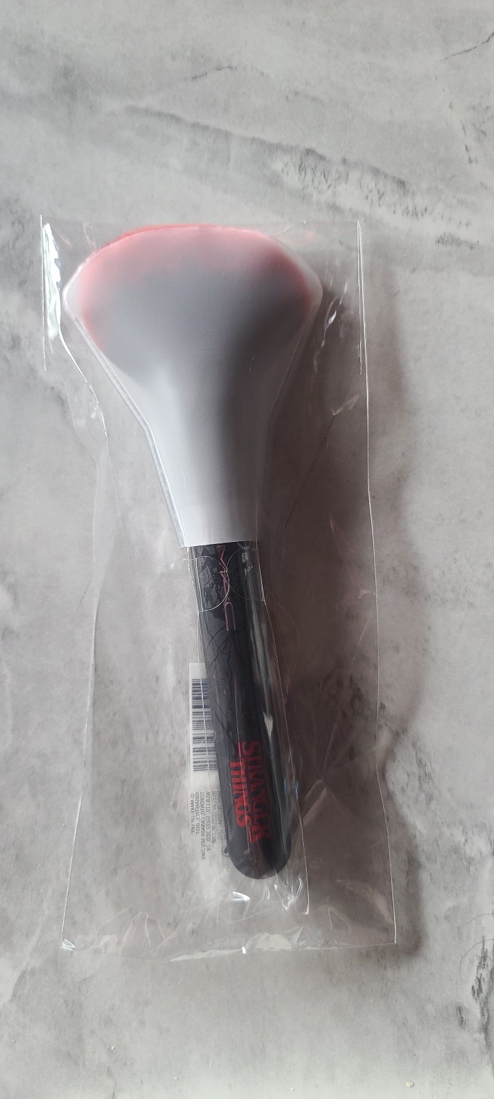 MAC Cosmetics X Stranger Things 140SES Synthetic Face Brush Limited Edition