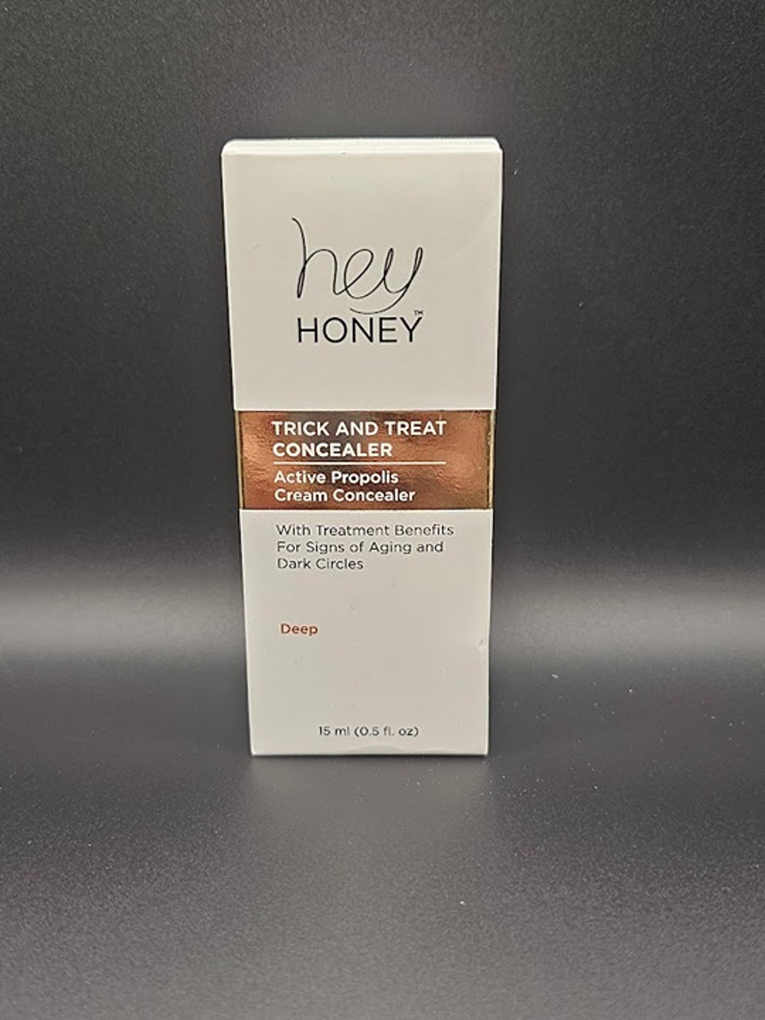 Hey Honey Trick and Treat Concealer in Deep