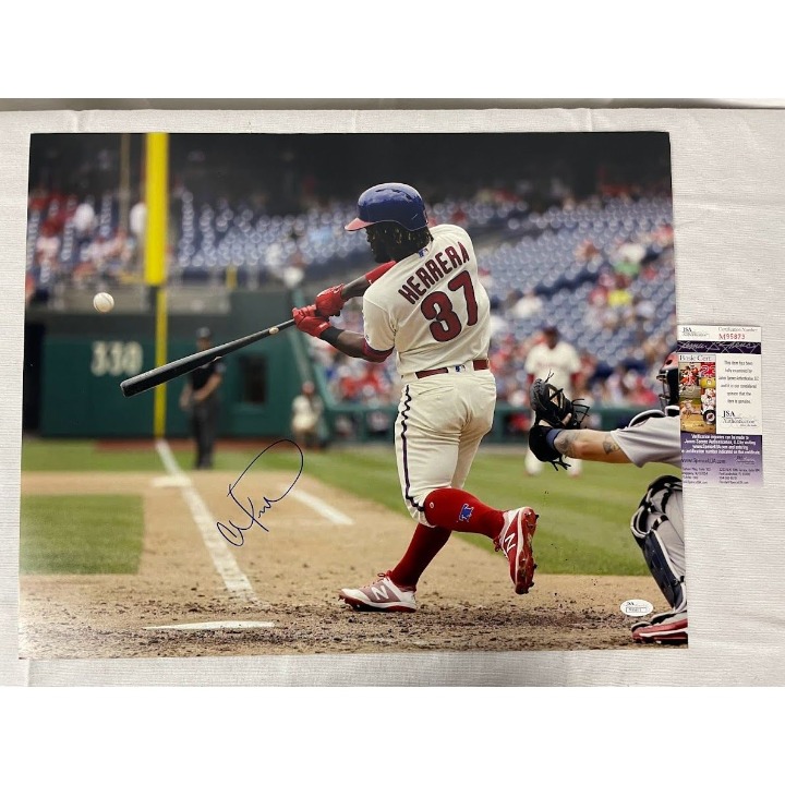 Odubel Herrera signed autographed Philadelphia Phillies 16x20 photo JSA#M95873