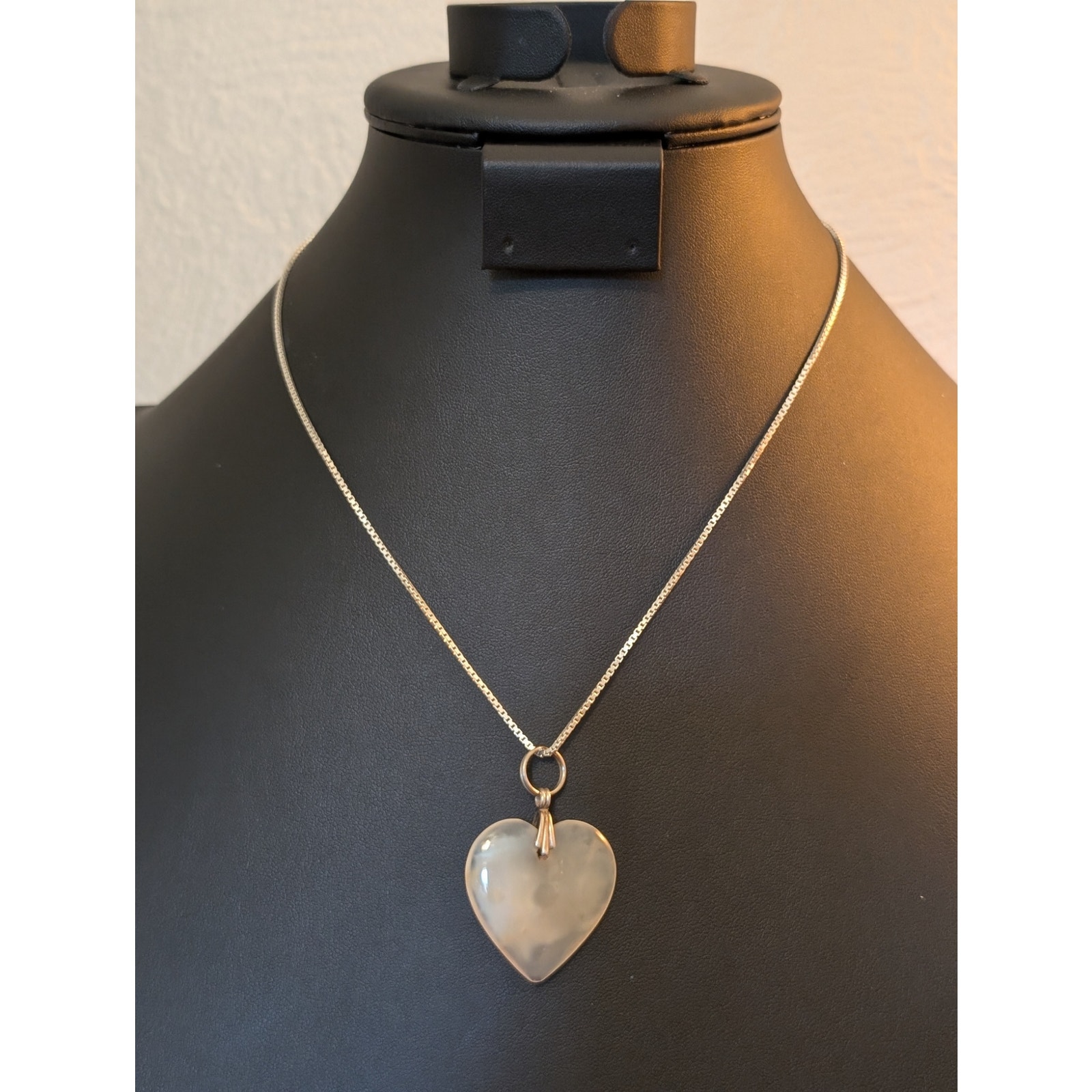 Vintage 925 Sterling Silver Cream Stone Heart Pendant on Box Chain