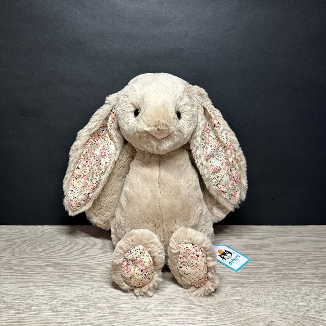Jellycat OG medium blossom bea beige bunny- NWT Retired- SHIPS SAME DAY!