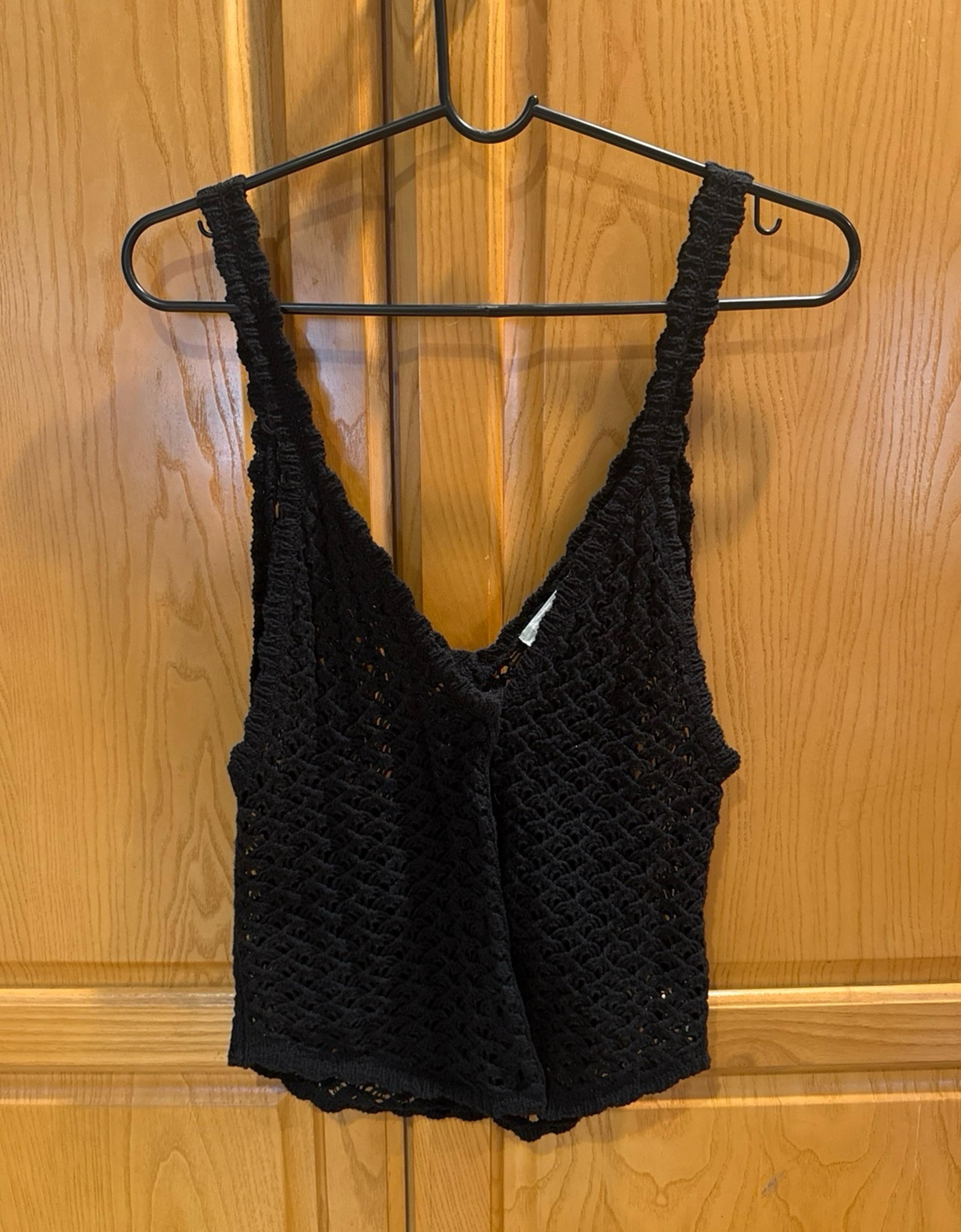 Urban Outfitters Black Open Knit Vest Sleeveless Sweater Women’s Size M