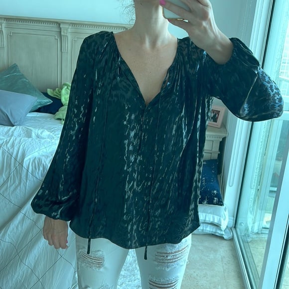 L’Agence size 4 black leopard print silk top with tie, snap and elastic sleeve