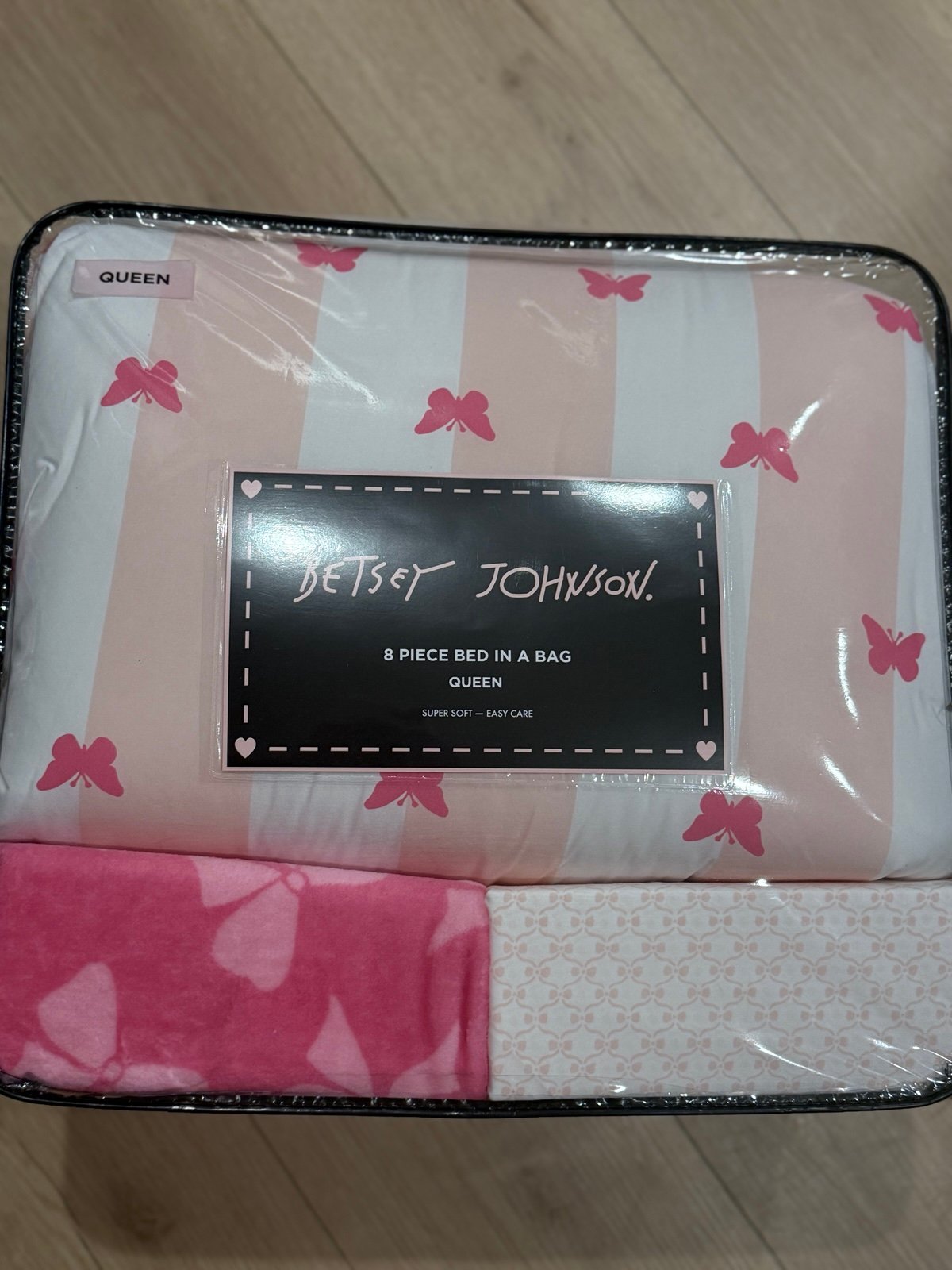 Betsey Johnson Butterfly/Bow Comforter Set