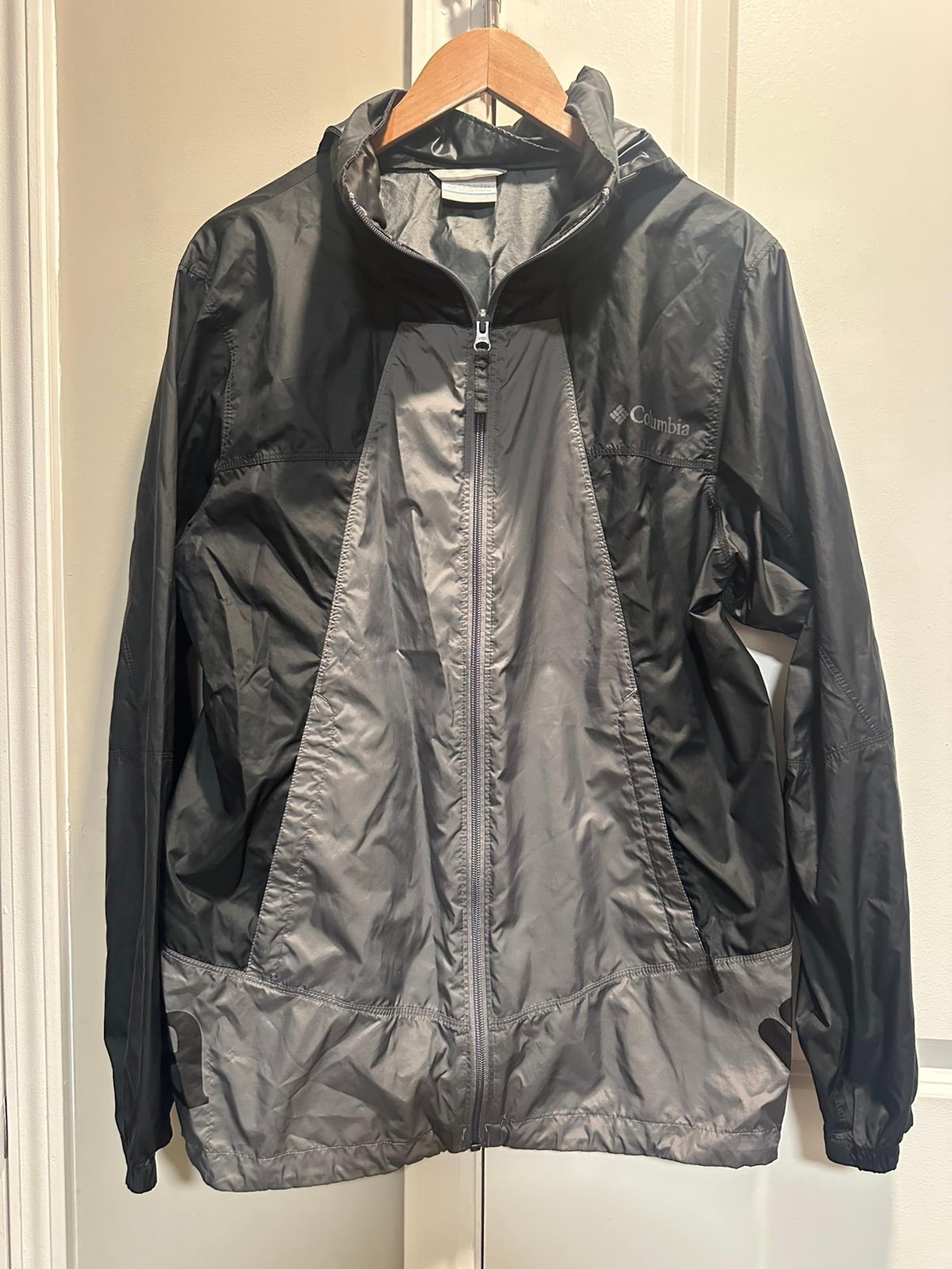 Columbia Men’s Gray Raincoat Small