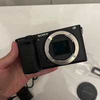 SonySONY A6400 PERFECT CONDITION (relist)