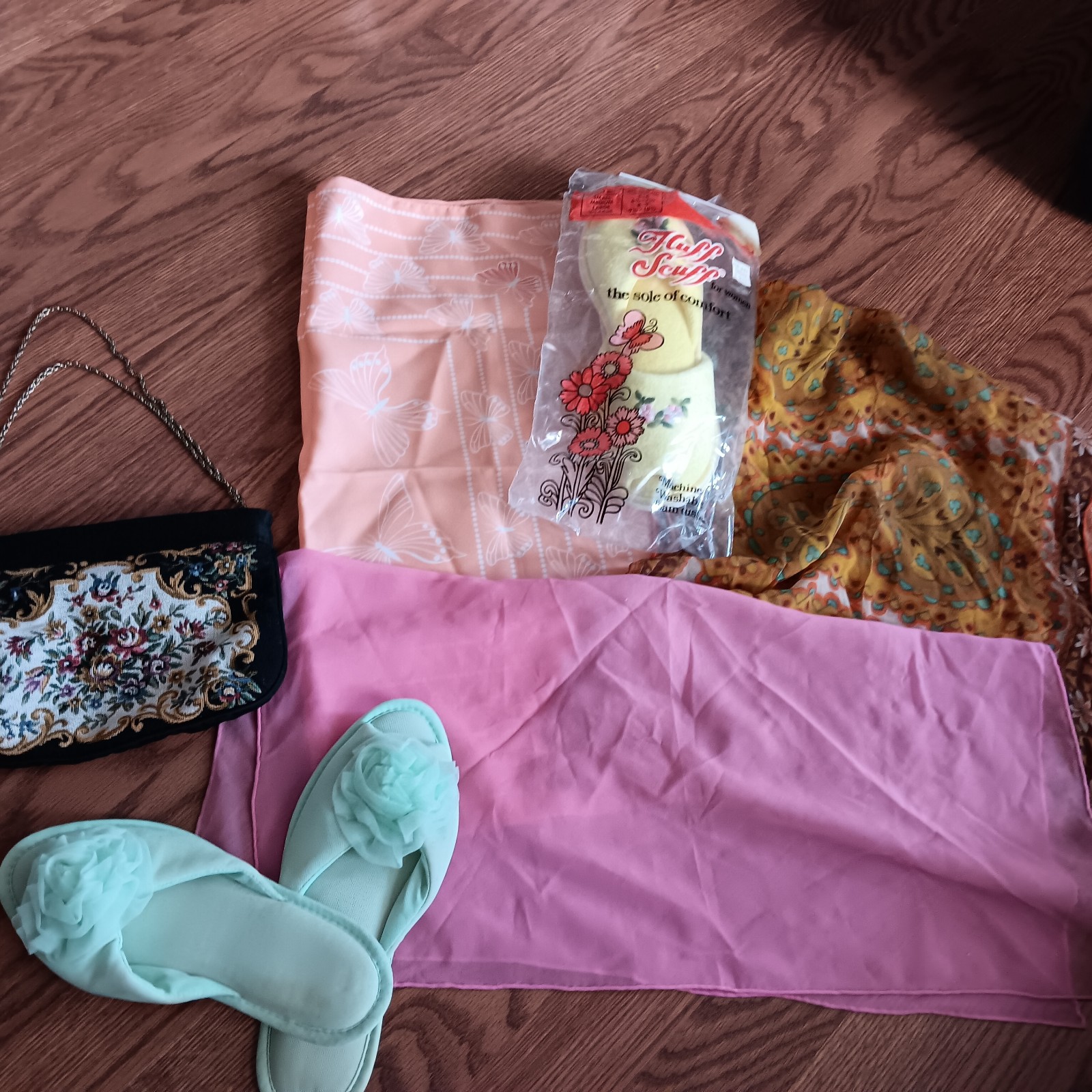 Vintage accessories lot