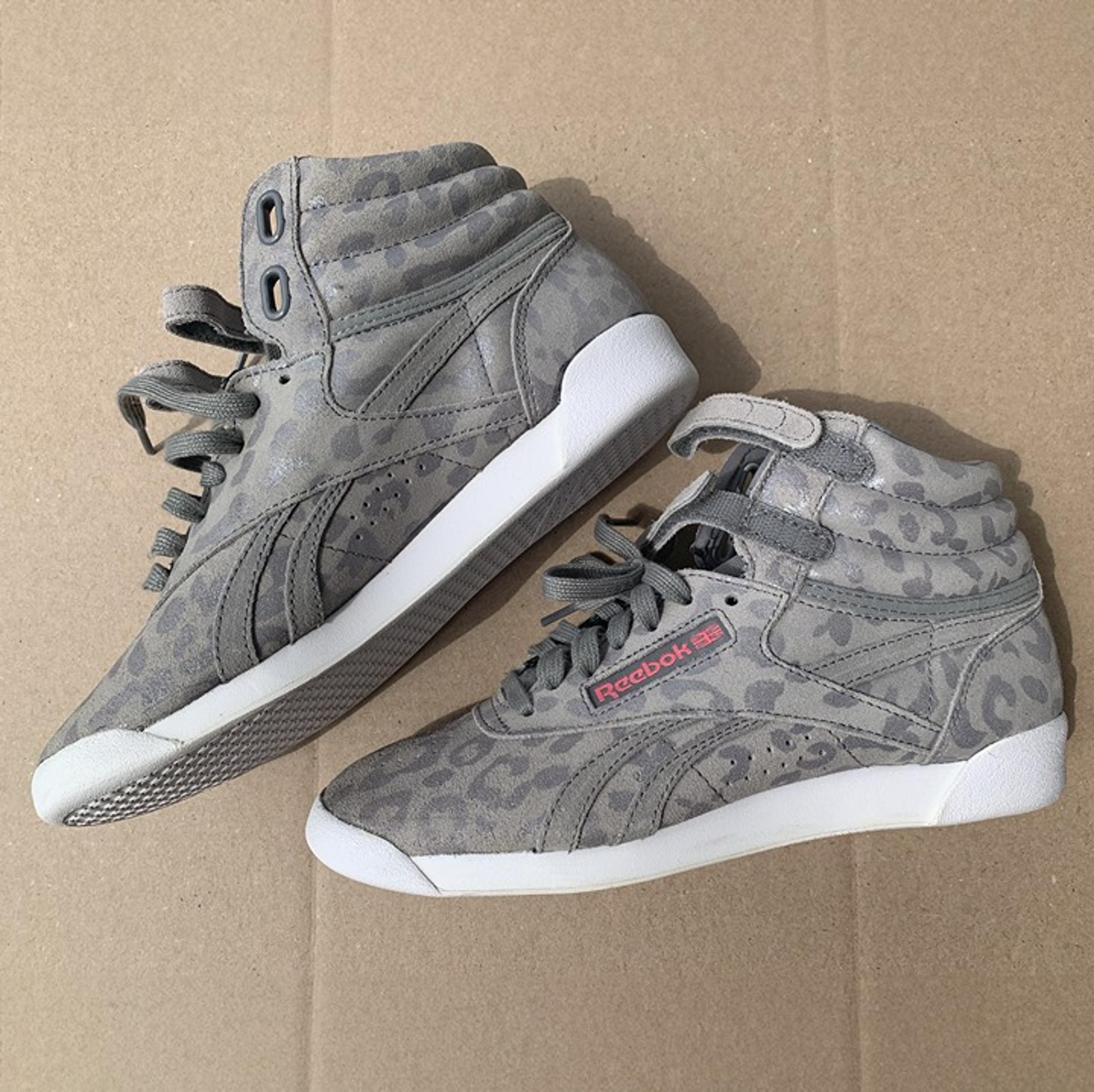 Reebok High Top Athletic Shoes / Cheeta Print Size 8