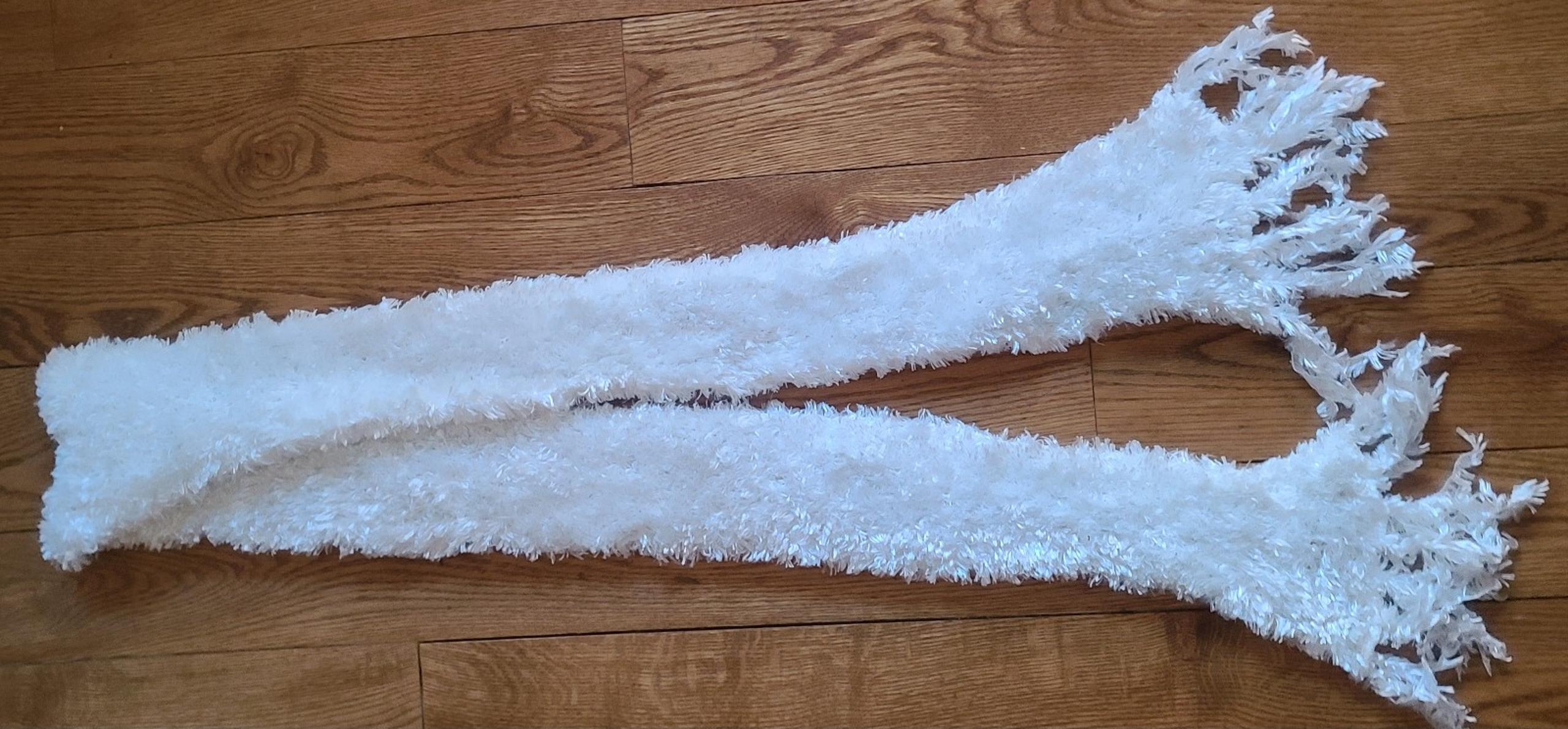 Winter Croft & Barrow Women's Scarf  White Chenille 100% Polyester