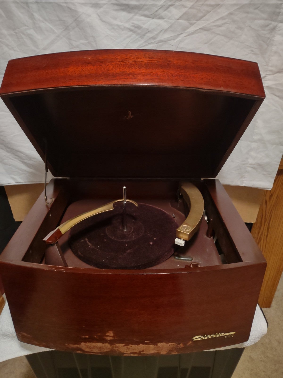 1953 Columbia 360 Model 420, shops phonograph record player