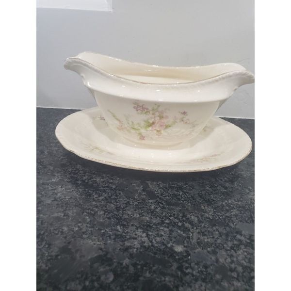 VINTAGE 1948 Crown Potteries Pattern 9107 gravy boat with attached underplate