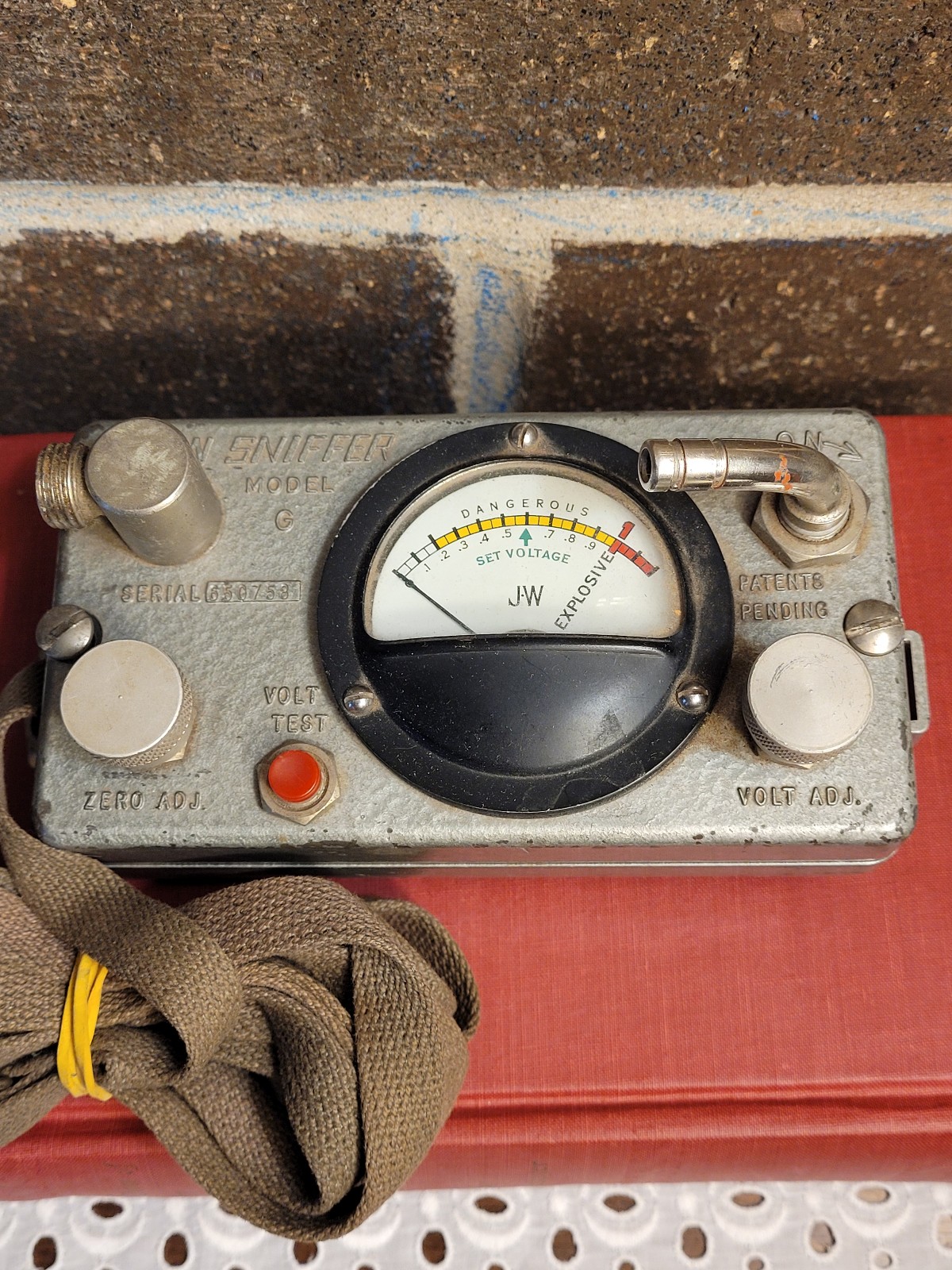 JW Sniffer Model G Gas detector Serial No. 65G758 Made By Jonson Williams Inc