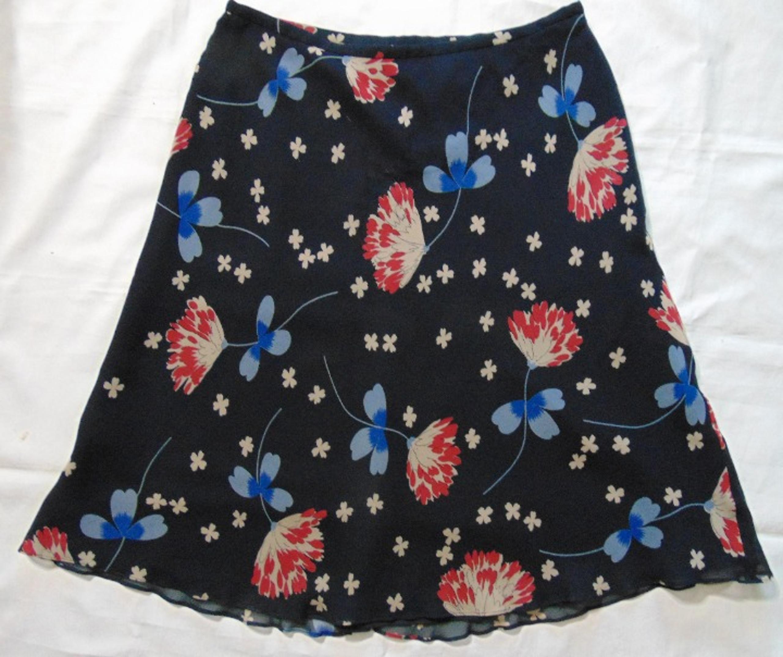 Ann Taylor 100% silk chiffon navy blue floral print A Line skirt size 8