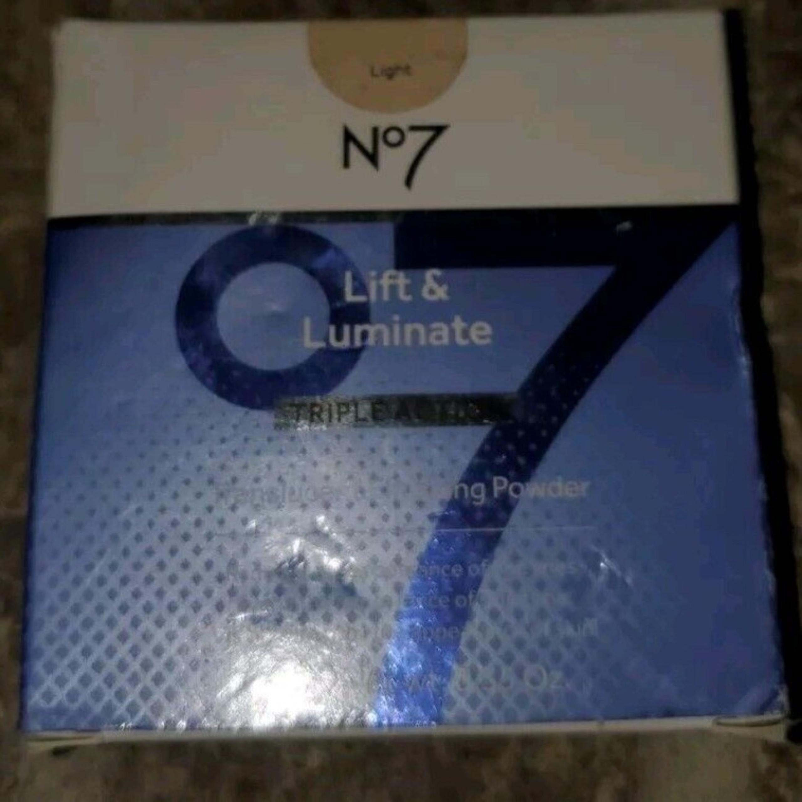 No7 ( Light) Lift & Luminate Triple Action Translucent Finishing Powder - 0.35oz