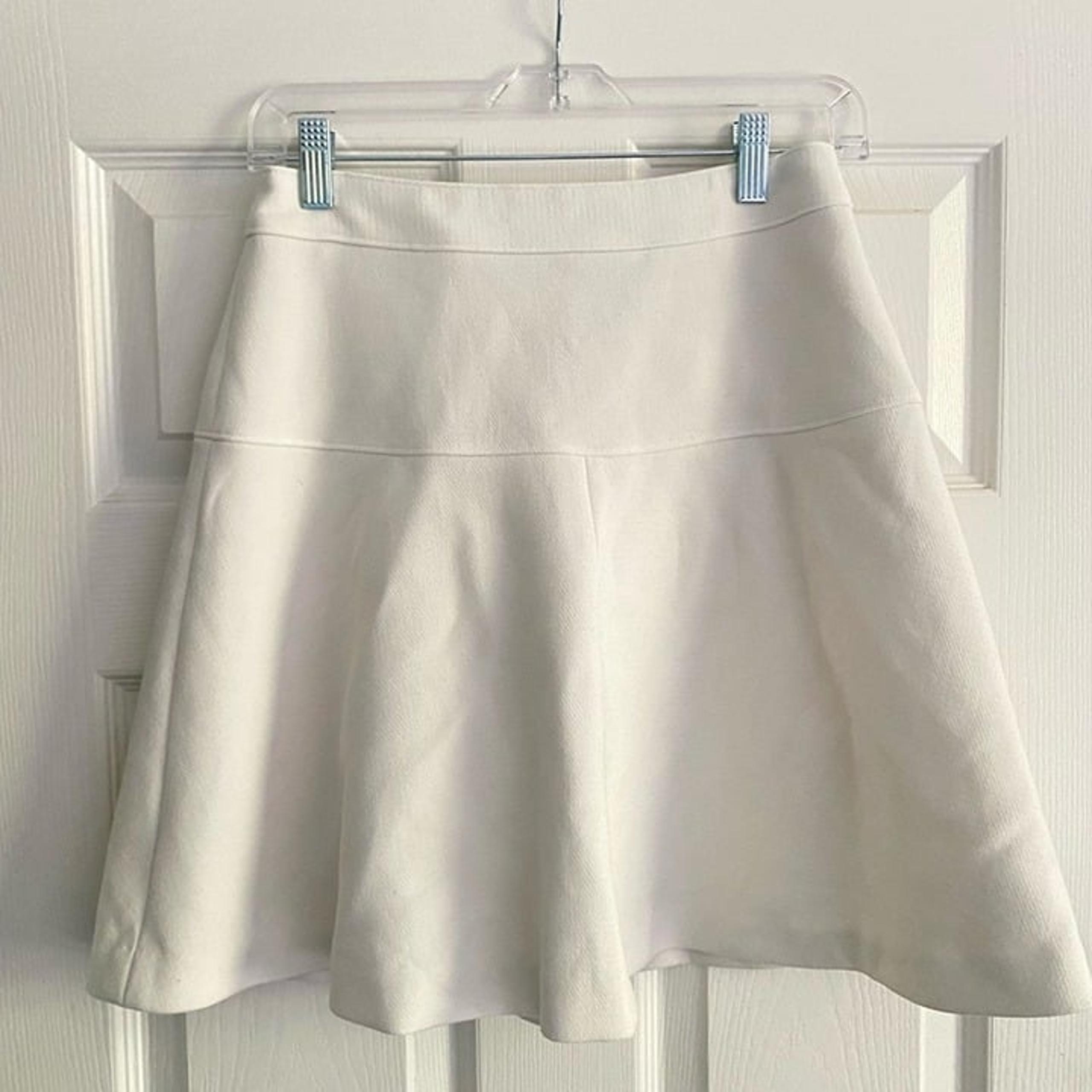 Banana Republic Women's Size 0 White/Light Cream Color Zip Up Back Lined A Lin