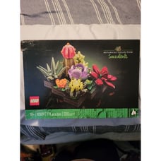 LEGO Botanicals: Succulents (10309) 771 Pieces Brand New Sealed Damaged Box