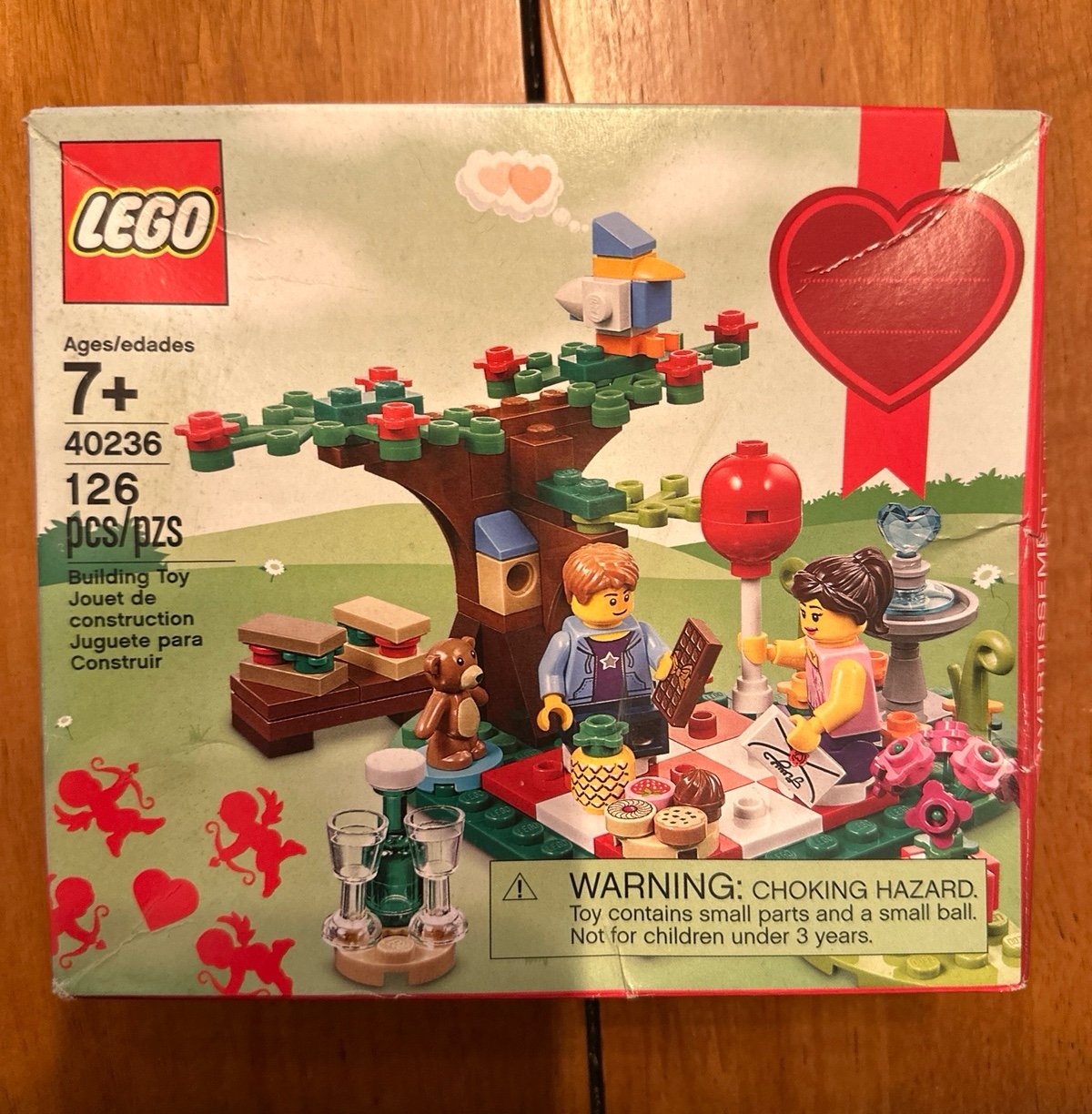 LEGO Romantic Valentine Picnic (40236)