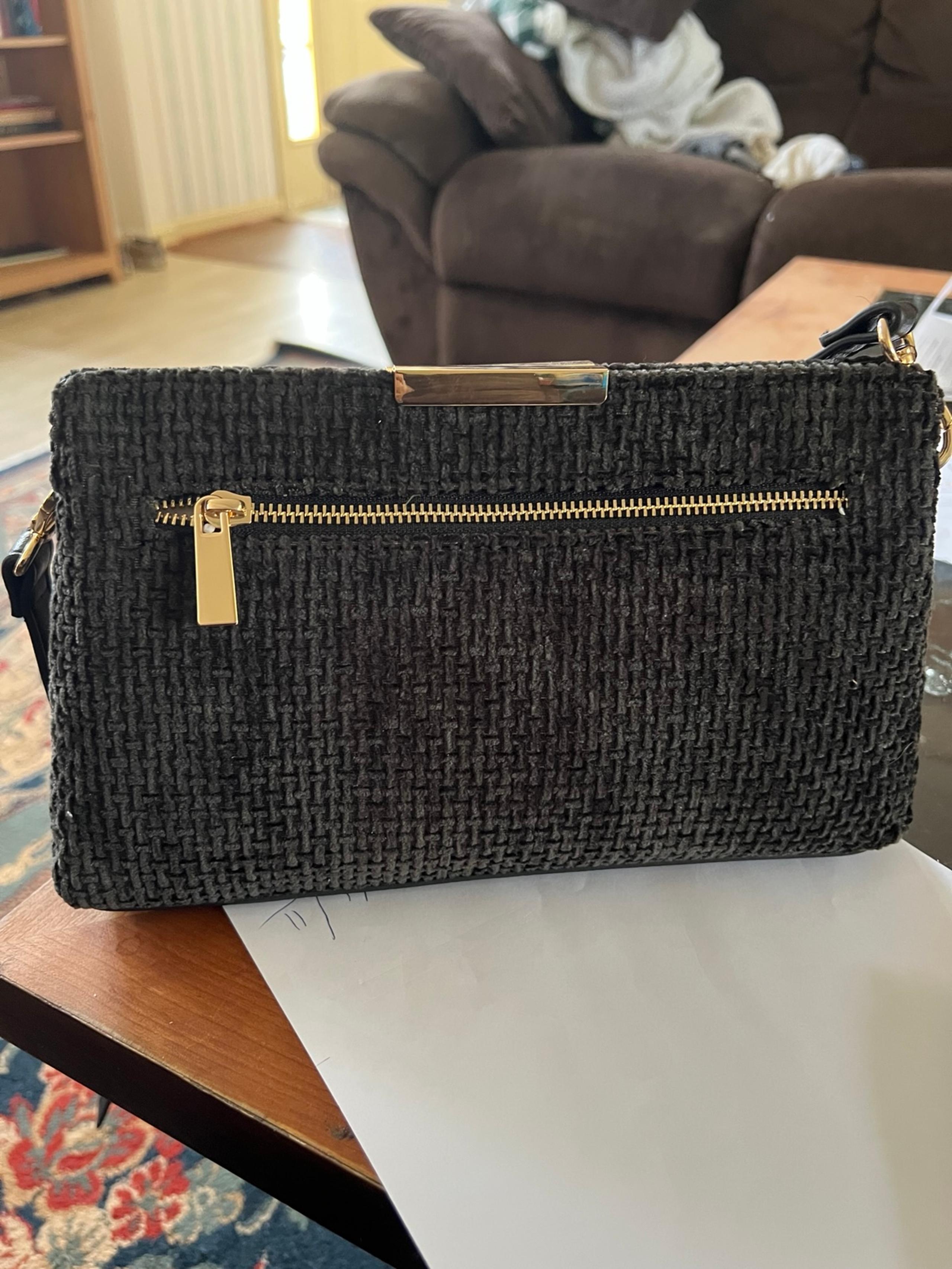NWT purse velvet and leather with golden zipper and magnetic clouser