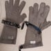 Mesh glove to cut meat