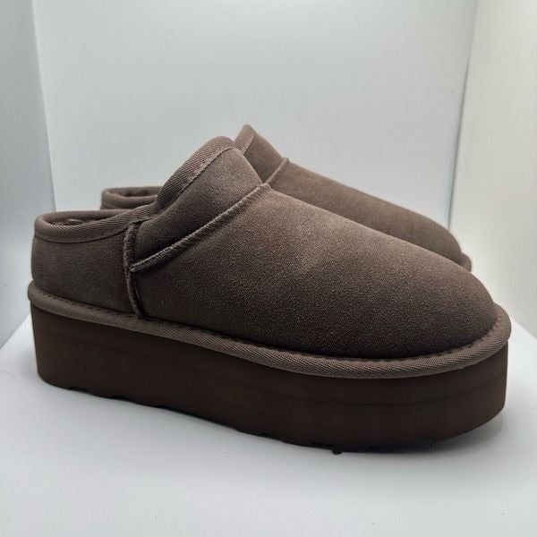 CUSHIONAIRE Women's Genuine Suede Cozy Mule Platform +Memory Foam 8.5 TAUPE