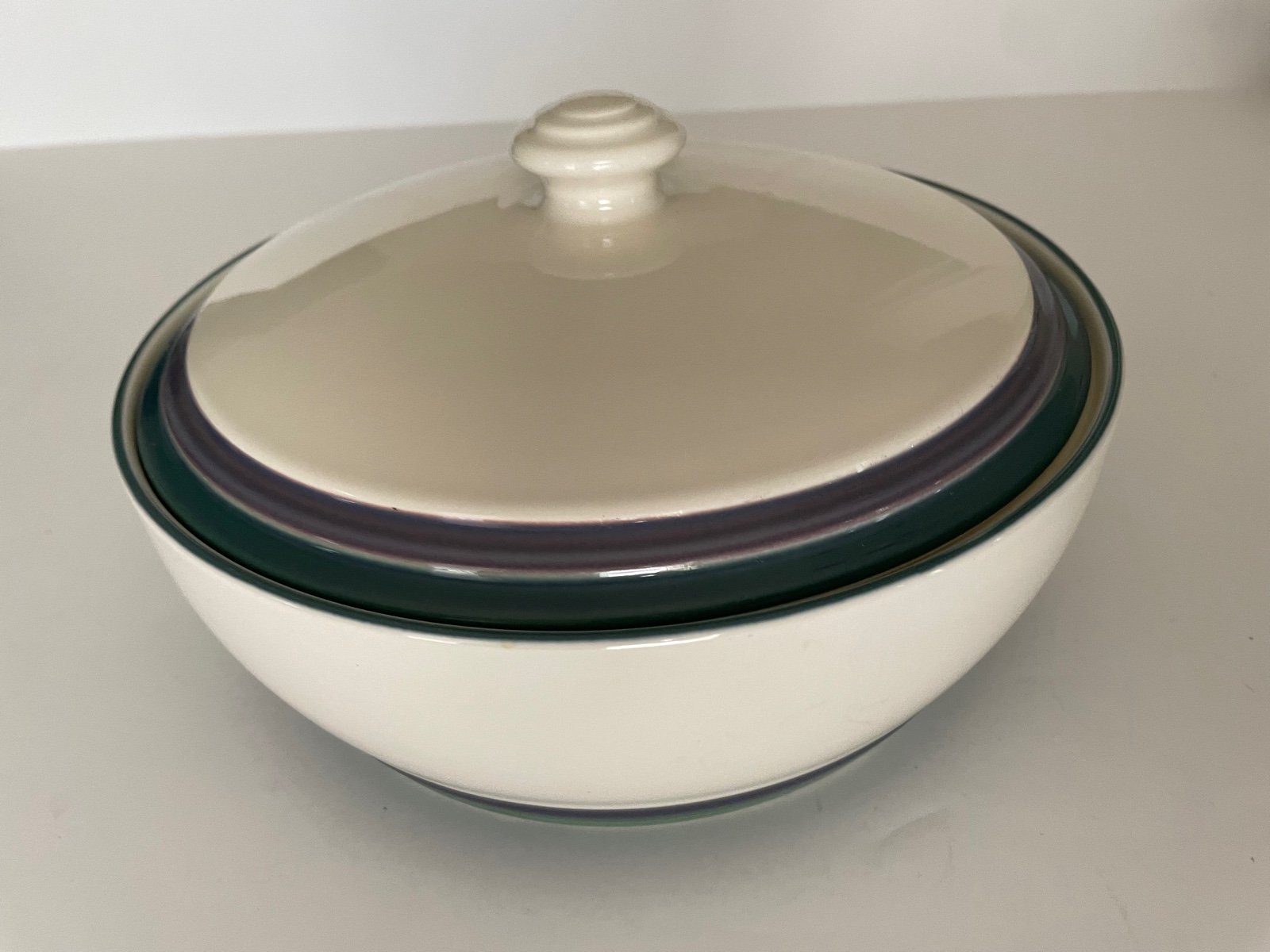 Pfaltzgraff Mountain Shadow 2 Quart Covered Casserole_ 9 3/8 . Excellent conditi
