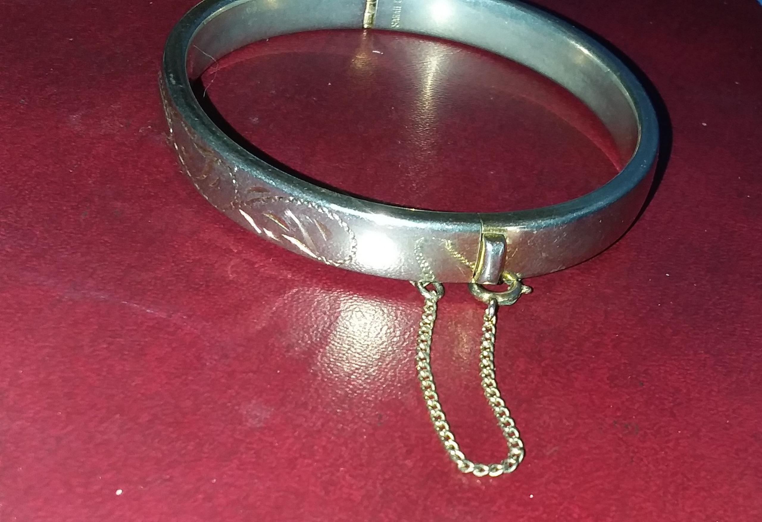 Vintage Sarah Coventry Etched Hinged Bracelet