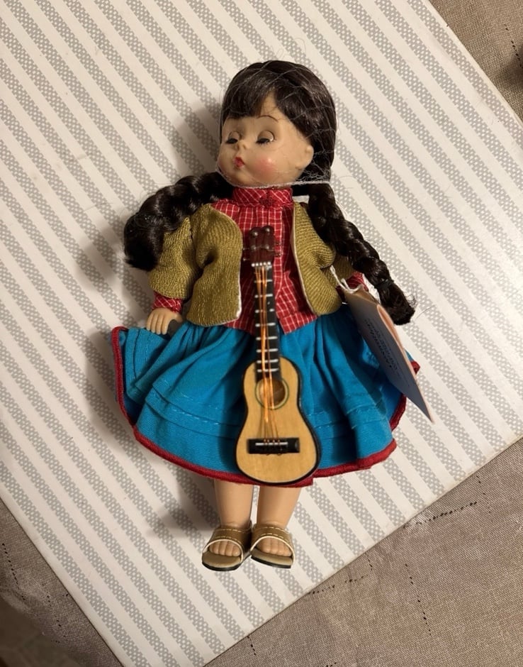 Madame Alexander Bolivia Fighting Cholita