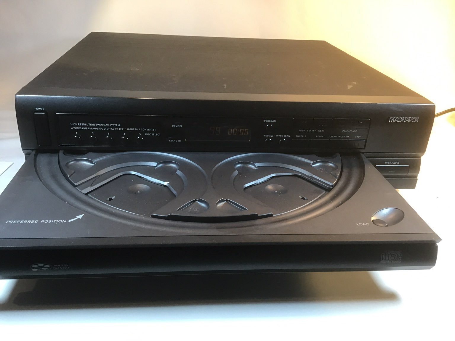 Magnavox compact disc changer,5 discs