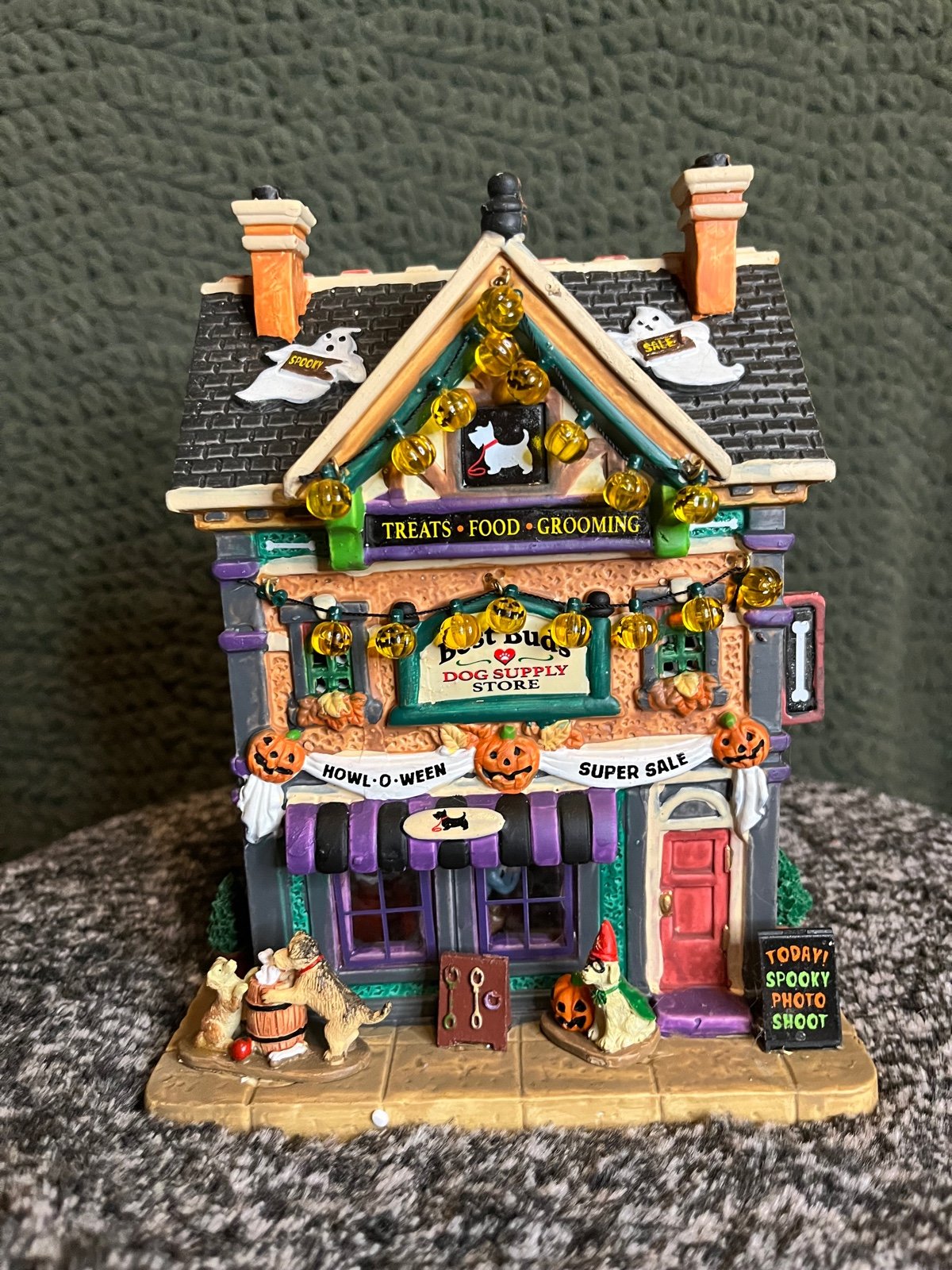 Lemax spooky town best buds dug supply store