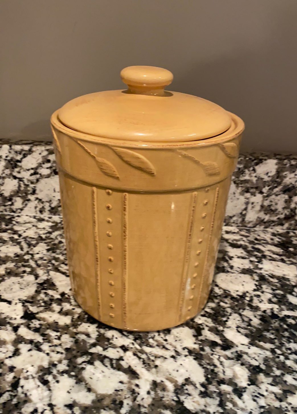 Stoneware cookie Jar