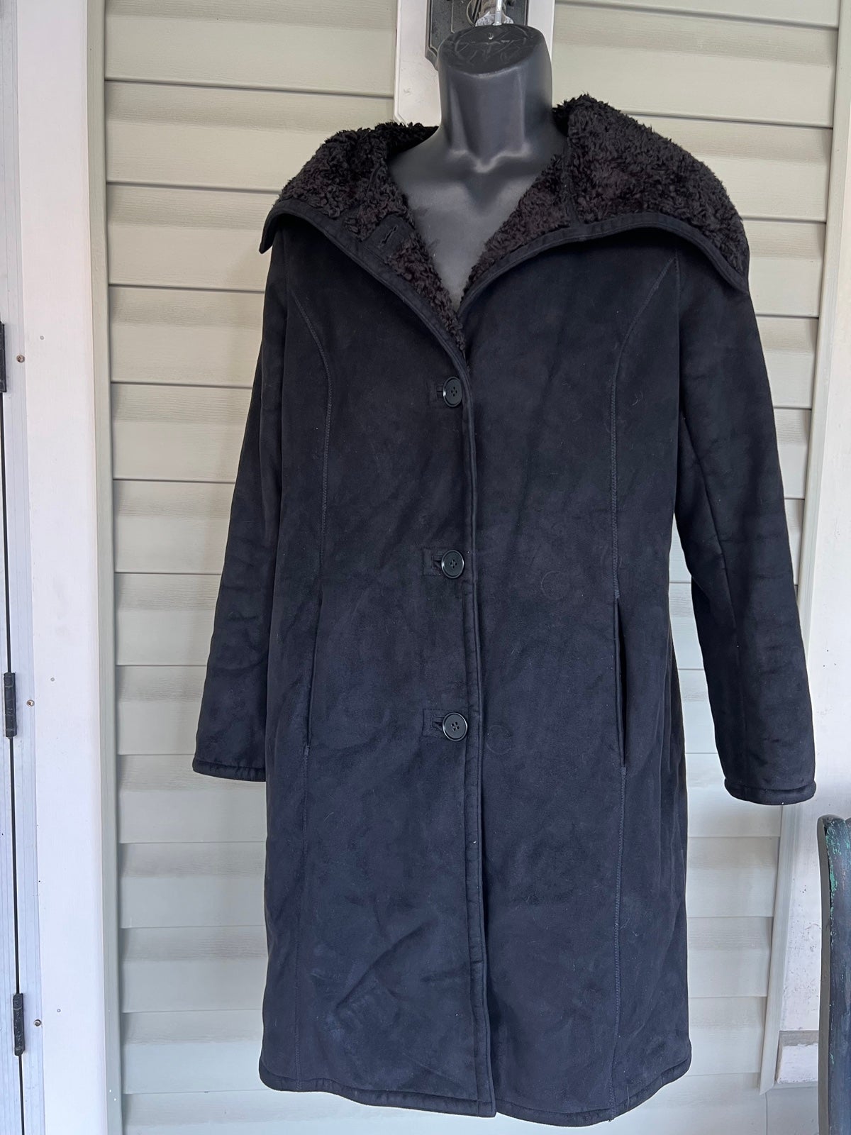 Talbots Coat Size 8 Black Faux Suede Outer Shell Shearling Interior Four Button