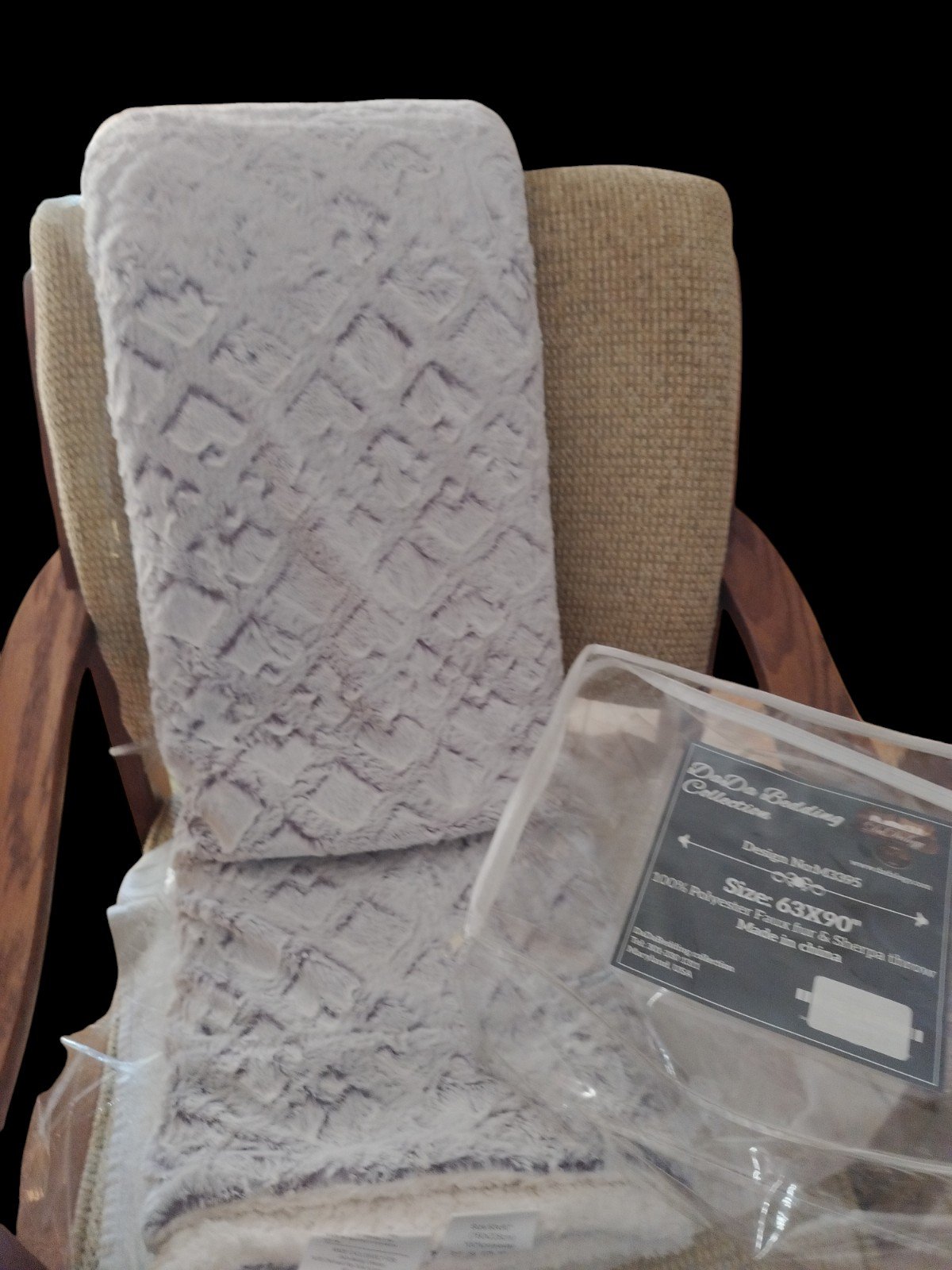 Da Da Bedding Collection Throw Blanket