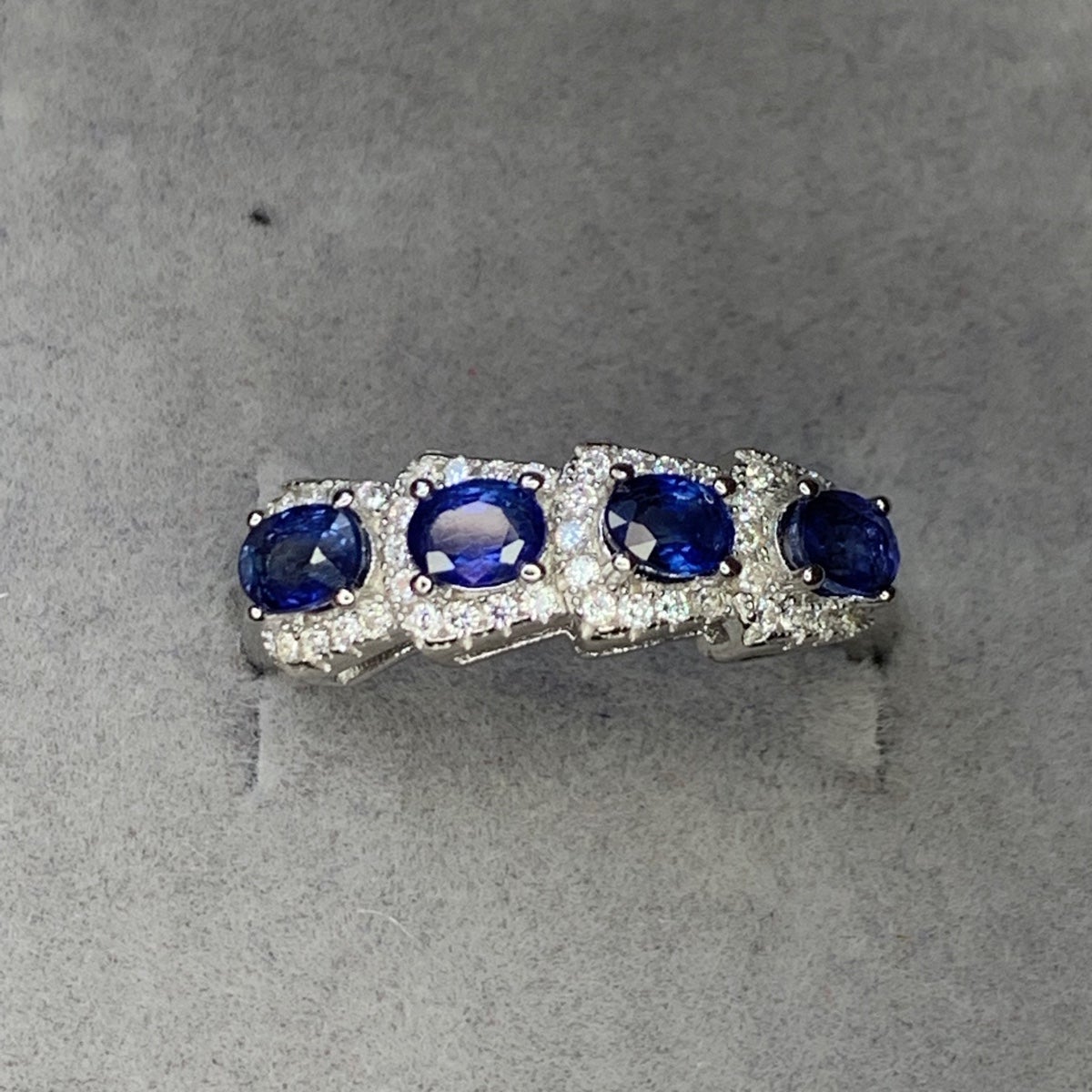 S925 0.6CT TW Natural Blue sapphire ring