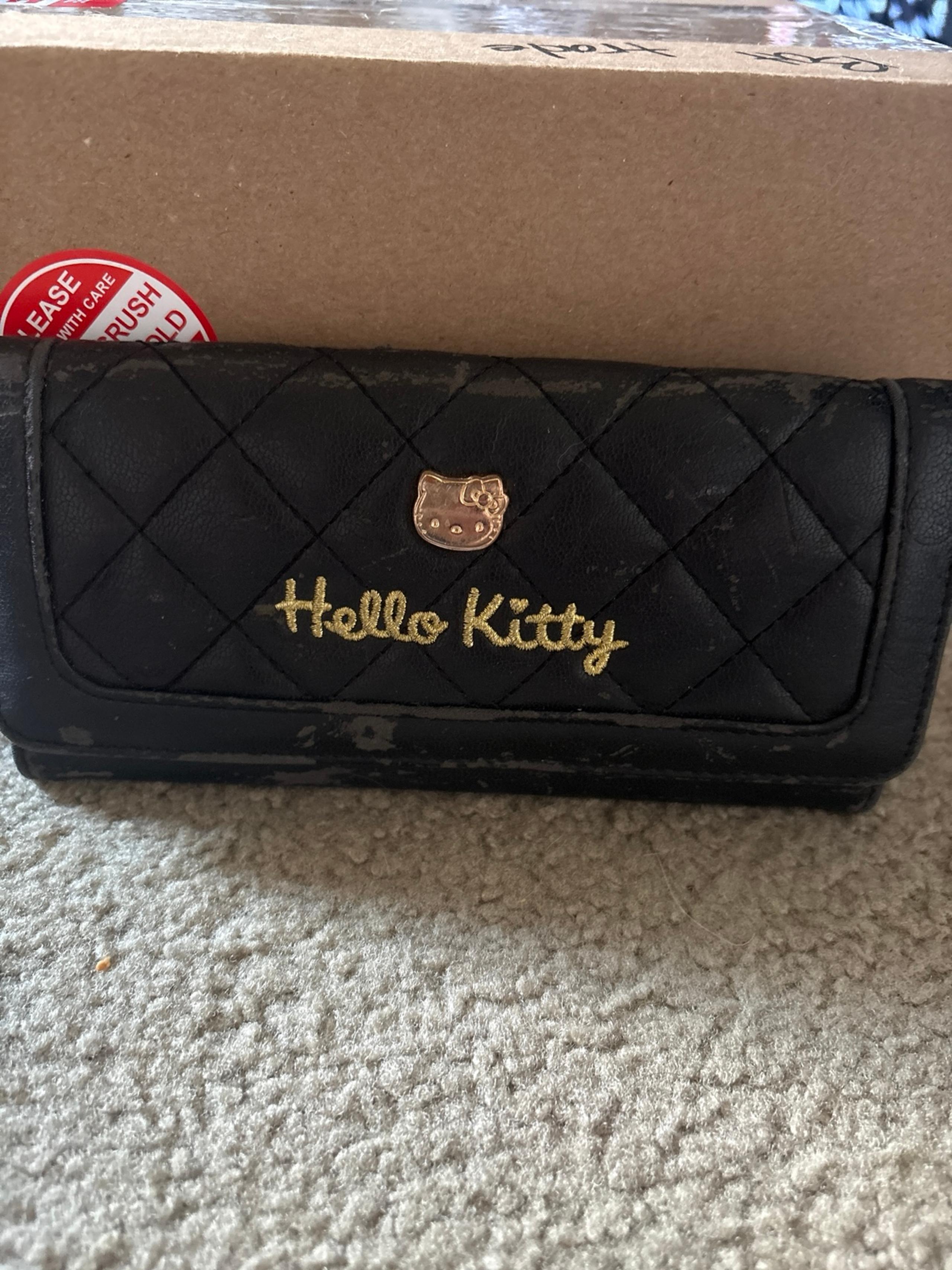 LoungeFly loves Hello Kitty trifold wallet - Sanrio