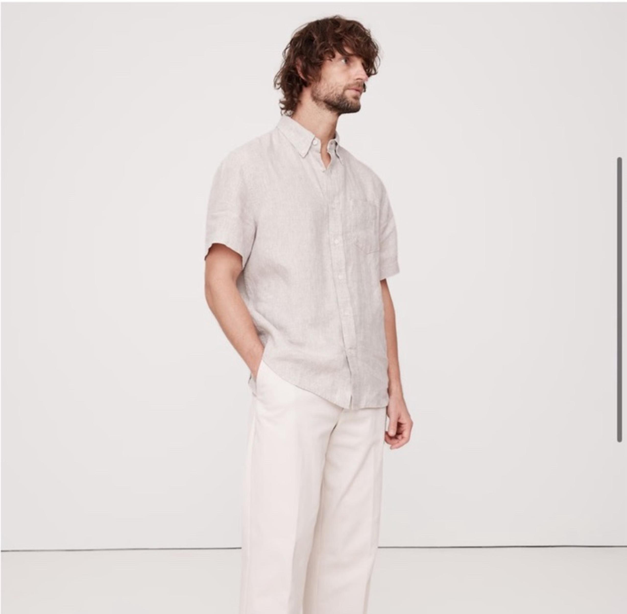 Banana Republic Men’s Linen button down shirt