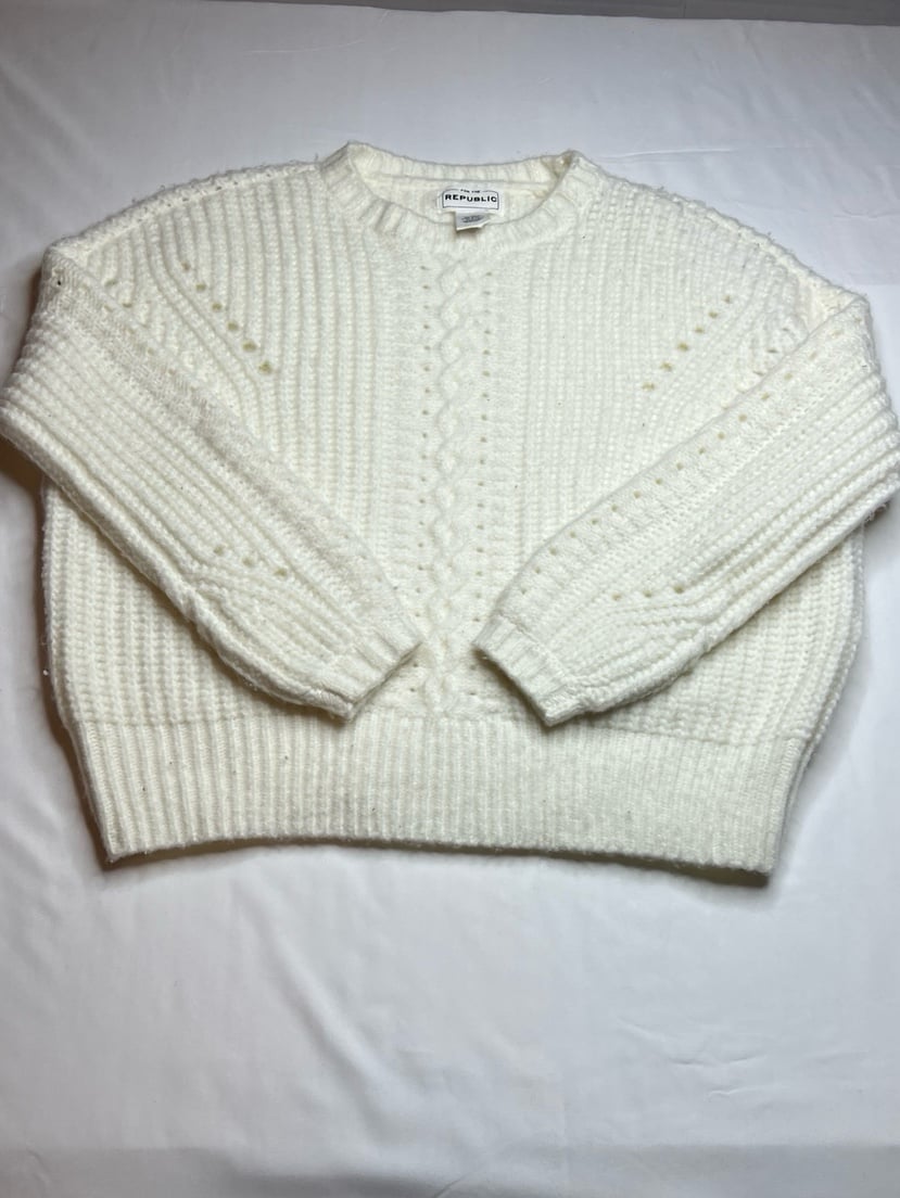 For The Republic White Womens Sweater Sz XS