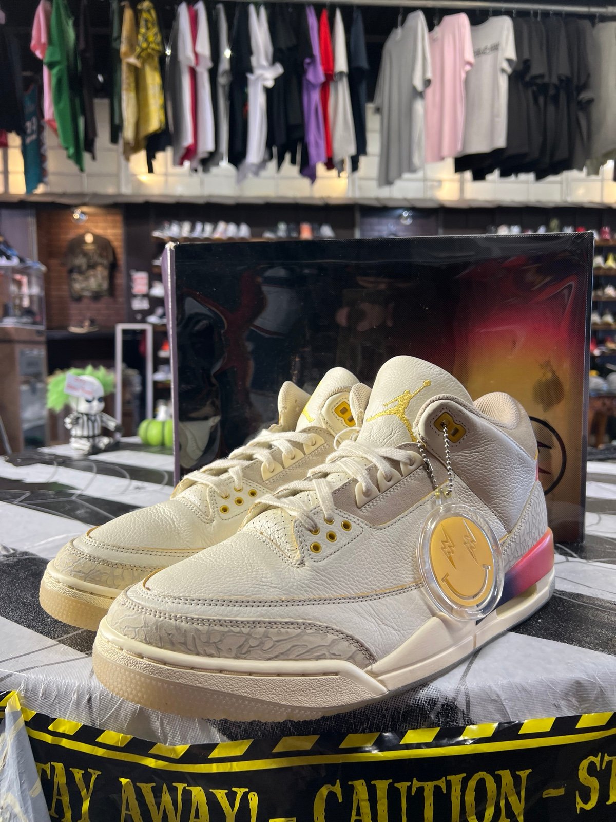Jordan 3 J Balvin “Sunset”