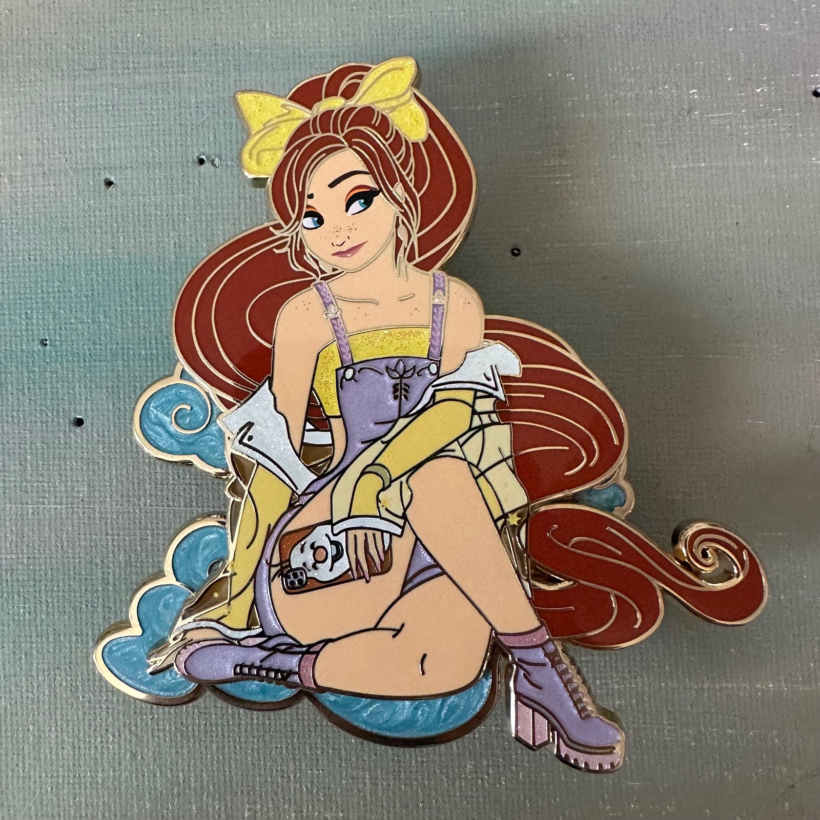 POM Honeymoona anna fantasy pin