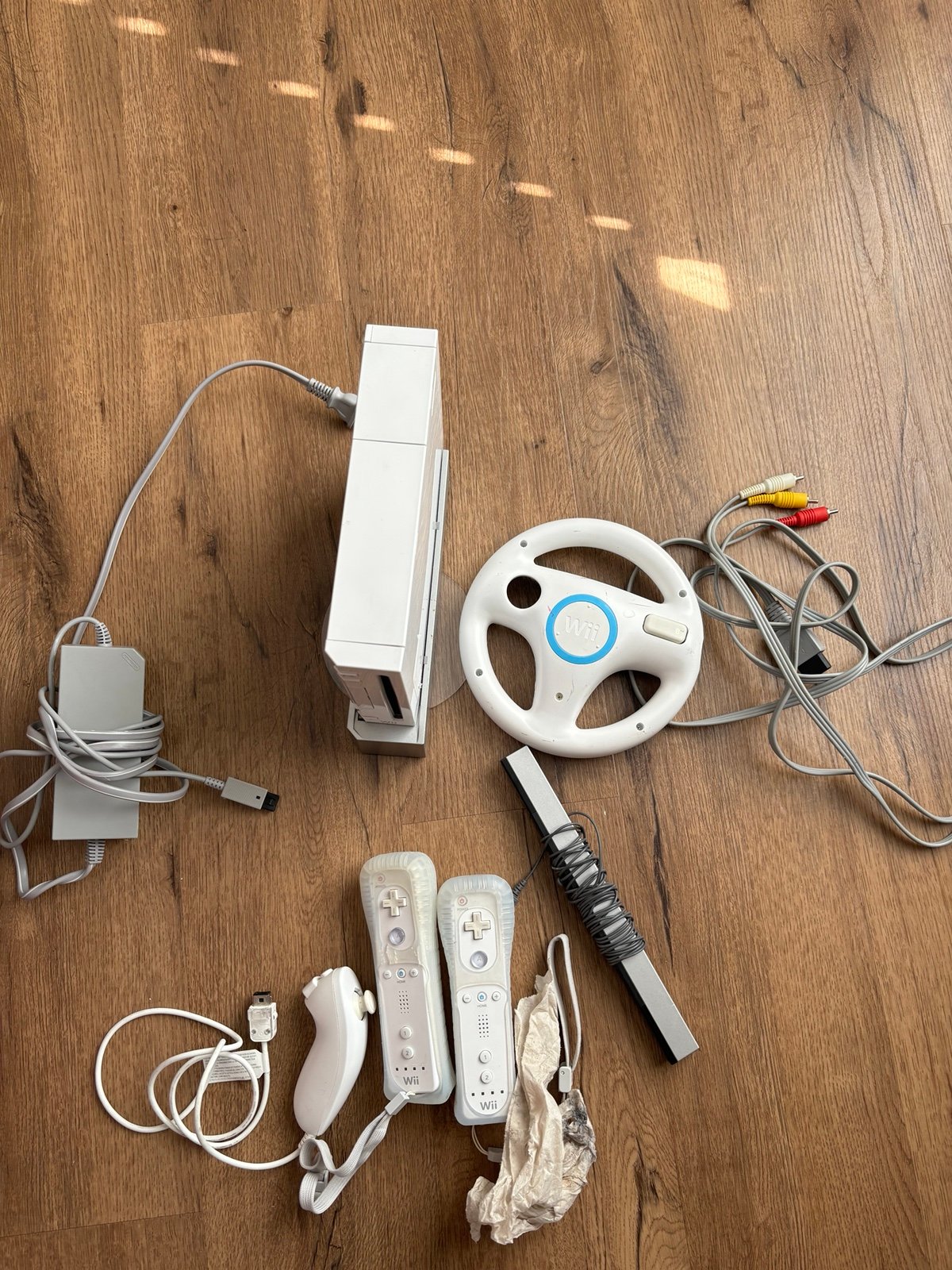 Nintendo Wii Console RVL-001 White Tested Bundle