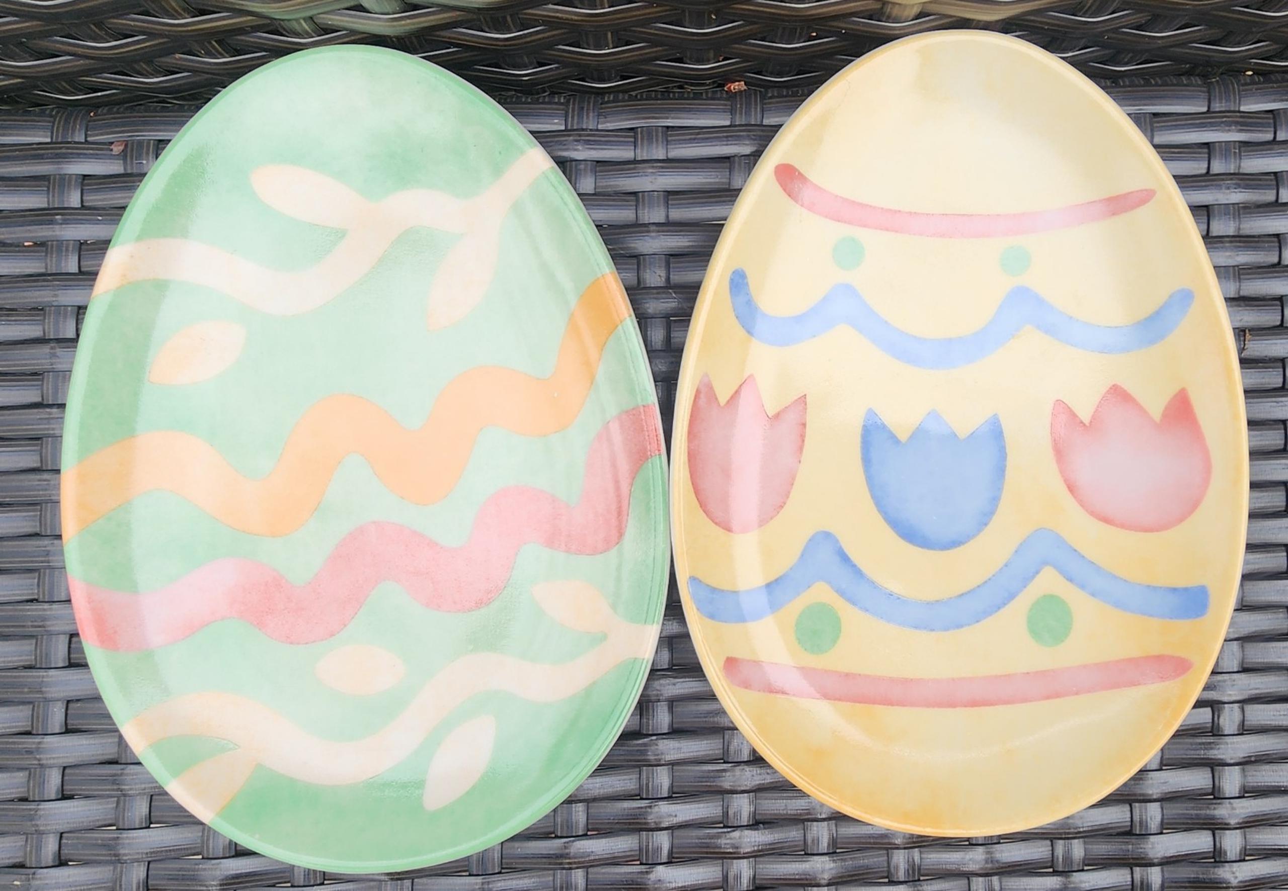 2 Vintage Longaberger Ceramic Egg Shaped Easter Plates