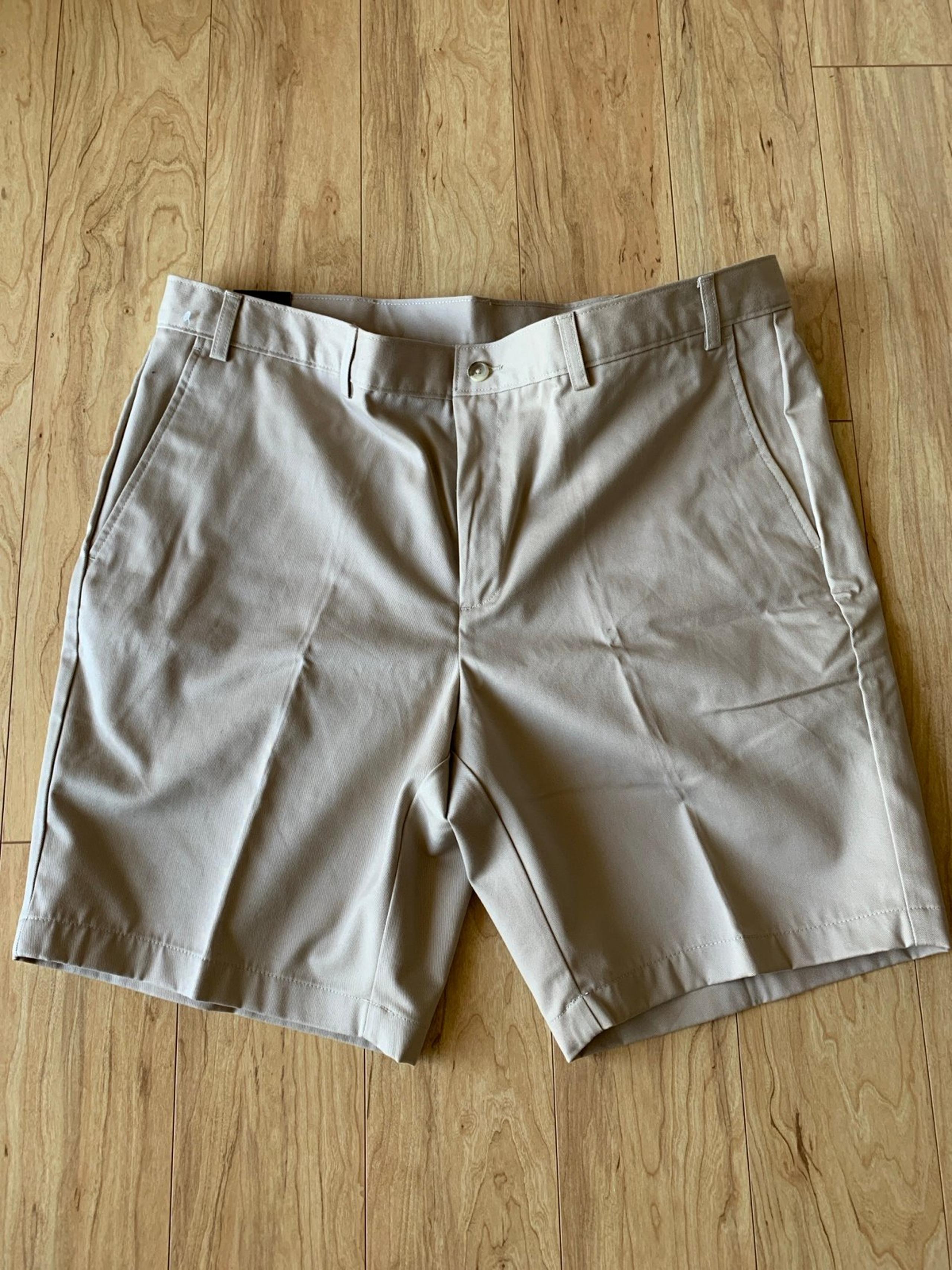 Jos.A.Bank traveler 100% cotton men’s shorts/pants size 40